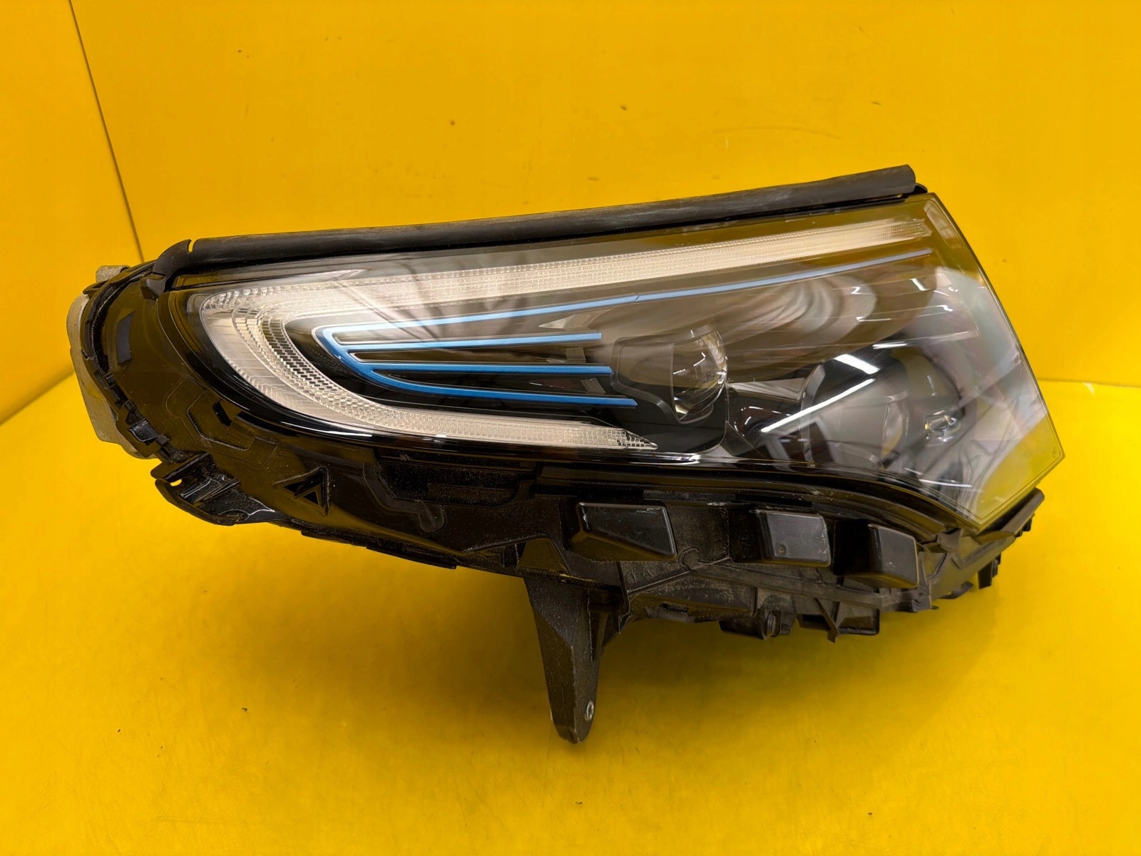 light right Mercedes EQC W293 293 Full Led A2939060201
