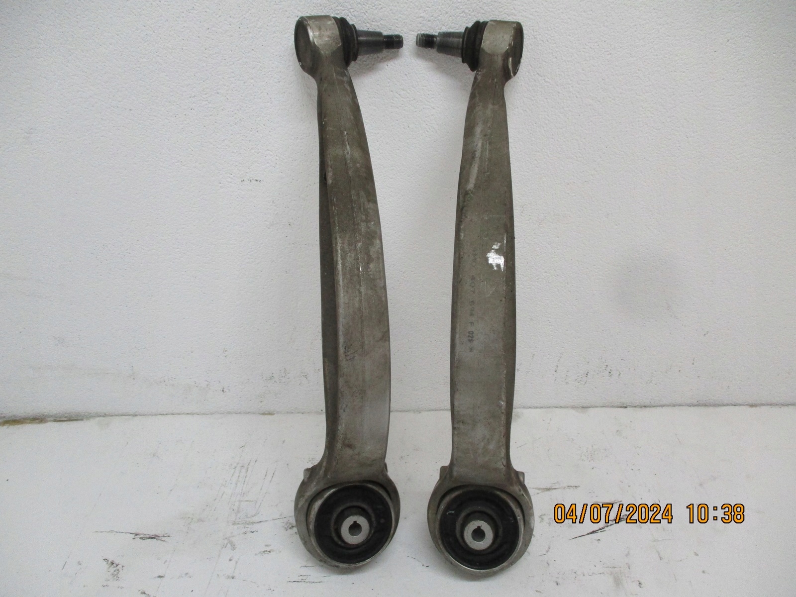 arm front AUDI Q7 4M0 left right 3.0 TDI