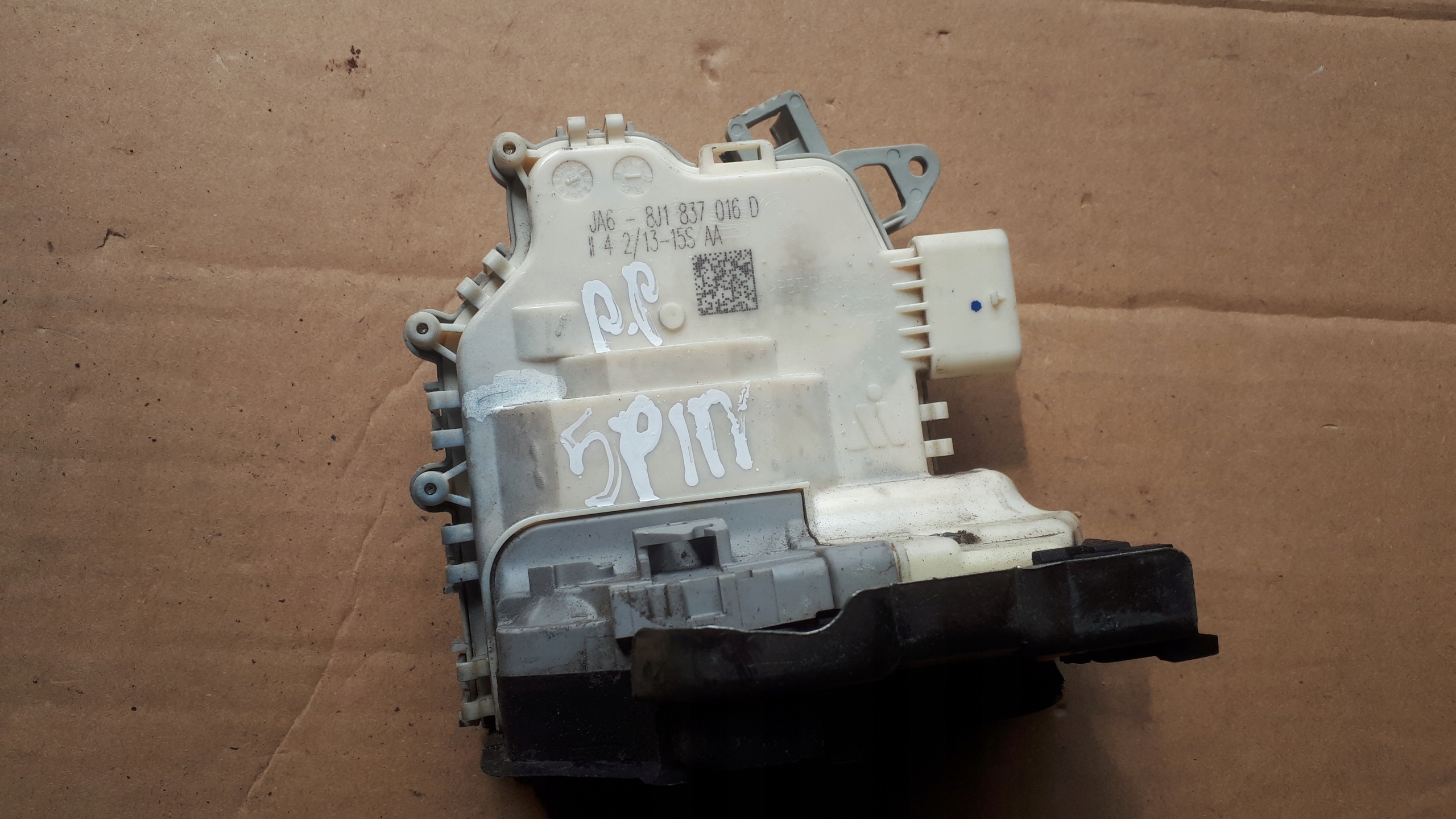 S4 B8 LIFT A4 lock door right front EU 5 PIN