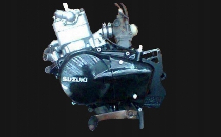 SUZUKI RMX / SMX 50 NOWE TARCZE SPRZĘGŁA Numer katalogowy oryginału TARCZE SPRZĘGŁOWE SPRZĘGŁO CIERNE KOSZ ZABIERAK DOCISK RMX50 SMX50 SUZUKI DYSKI