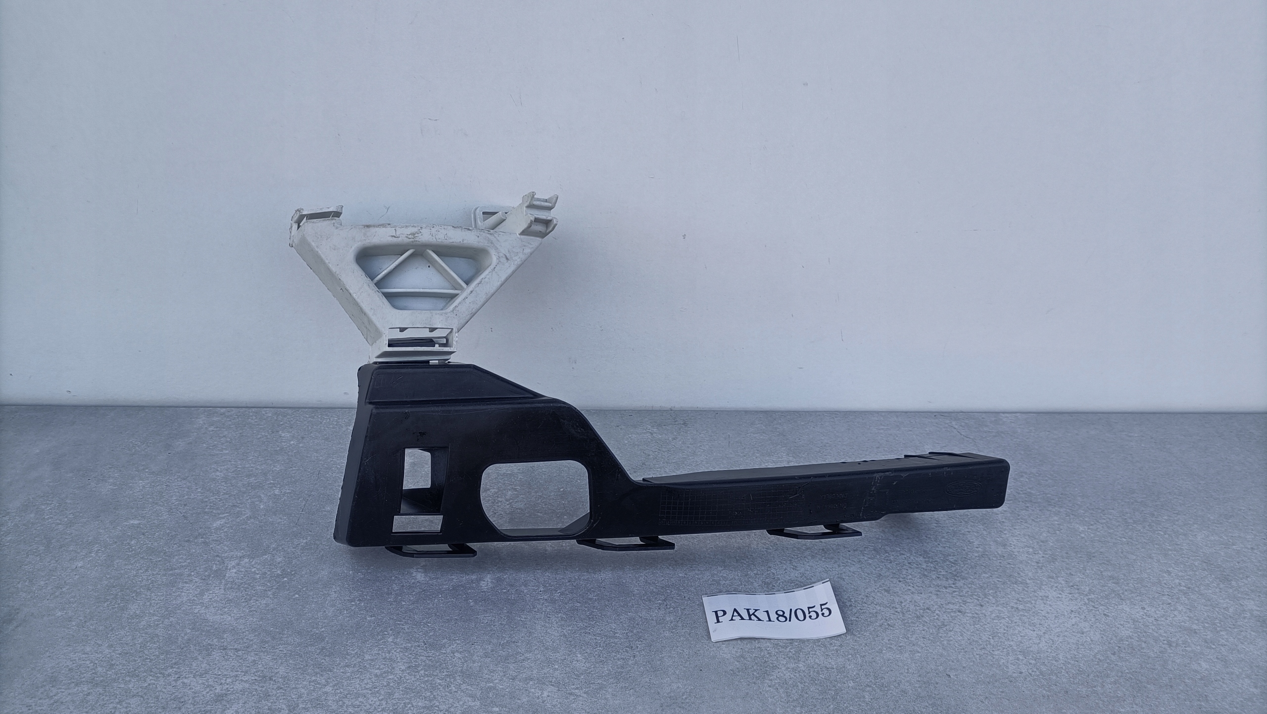 FORD FOCUS MK2 bumper bracket front left 6M5Y-17B783-BA PAK18/055