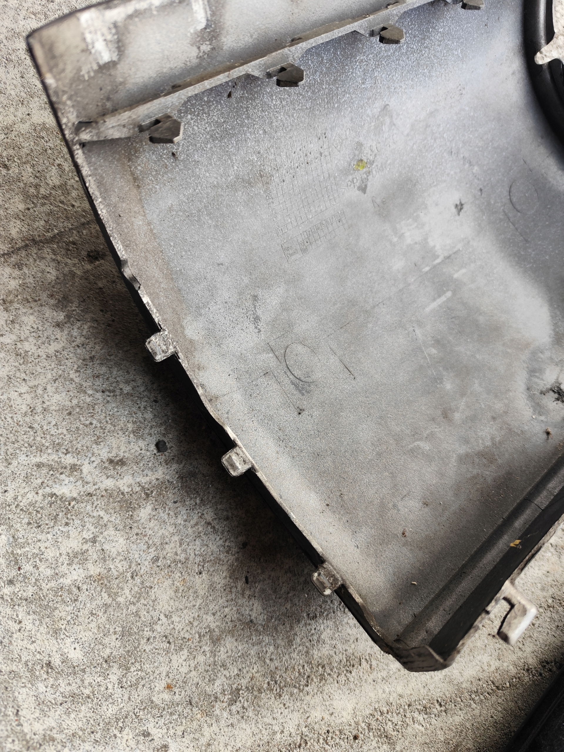 VW T5 Ecke Verschlußstopfen der Stoßstange heck