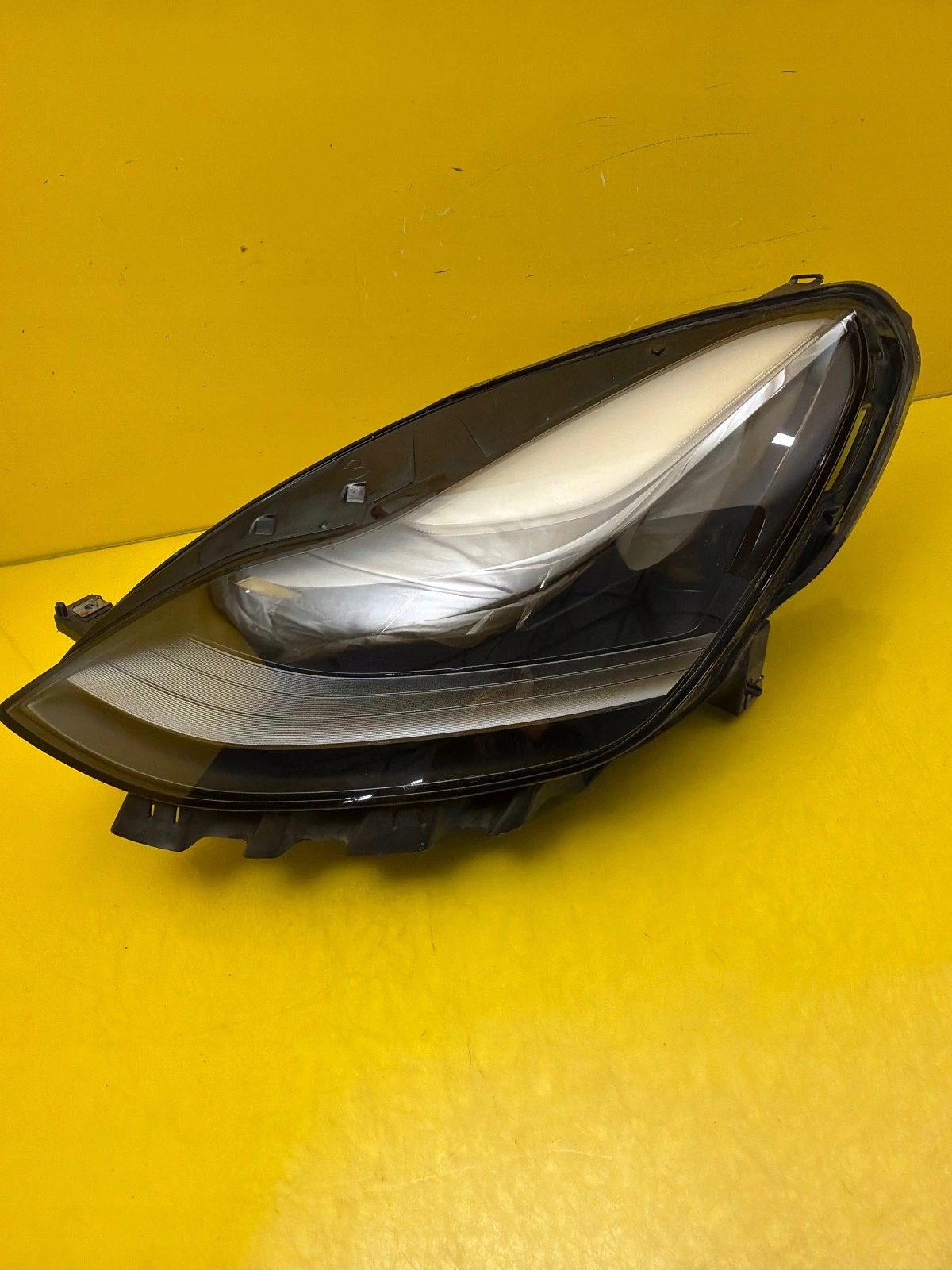 light left front Tesla Y Lift Full Led 1514952-00-D