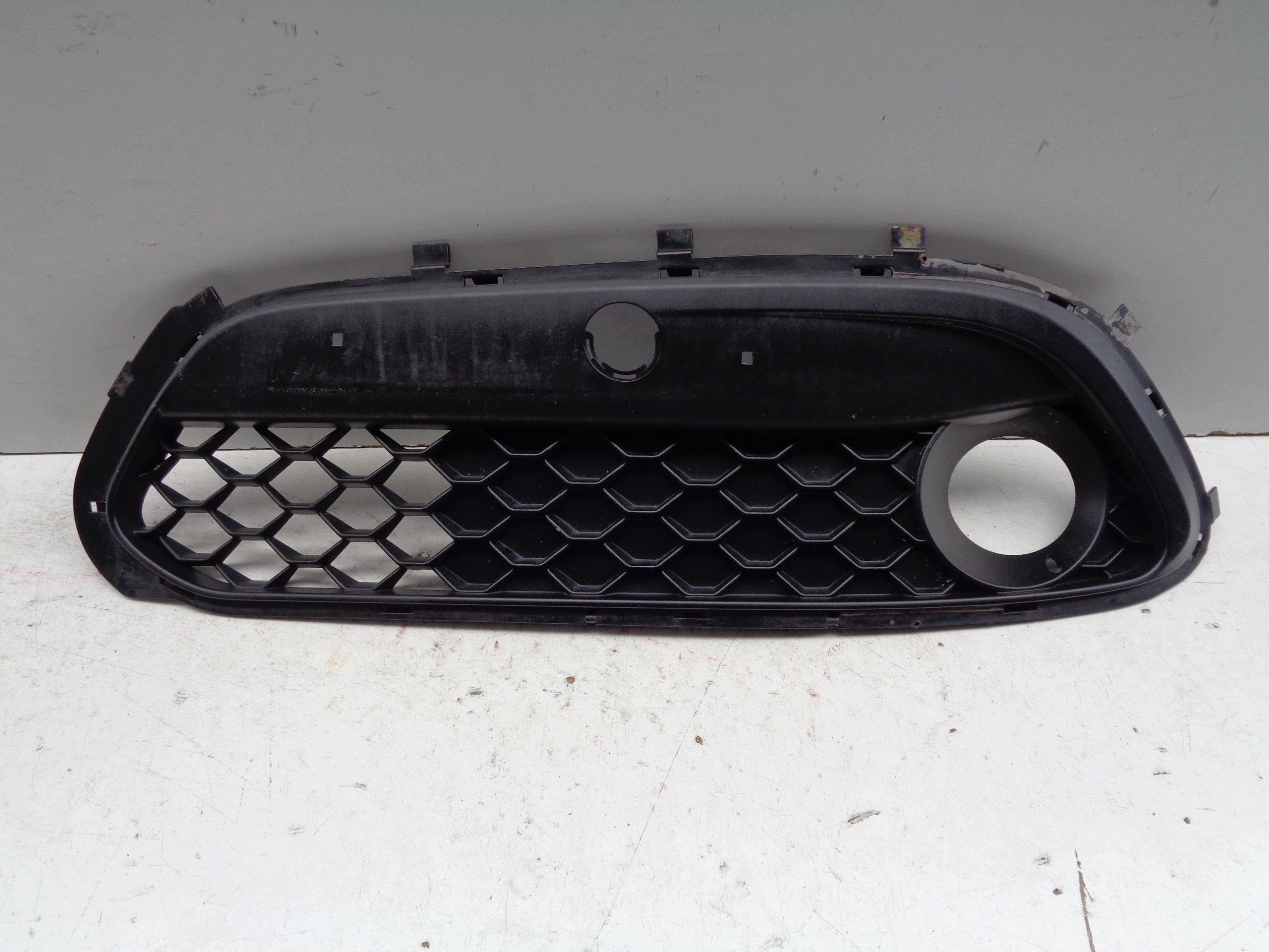 grid of a bumper left ALFA ROMEO STELVIO 16- NR 54308