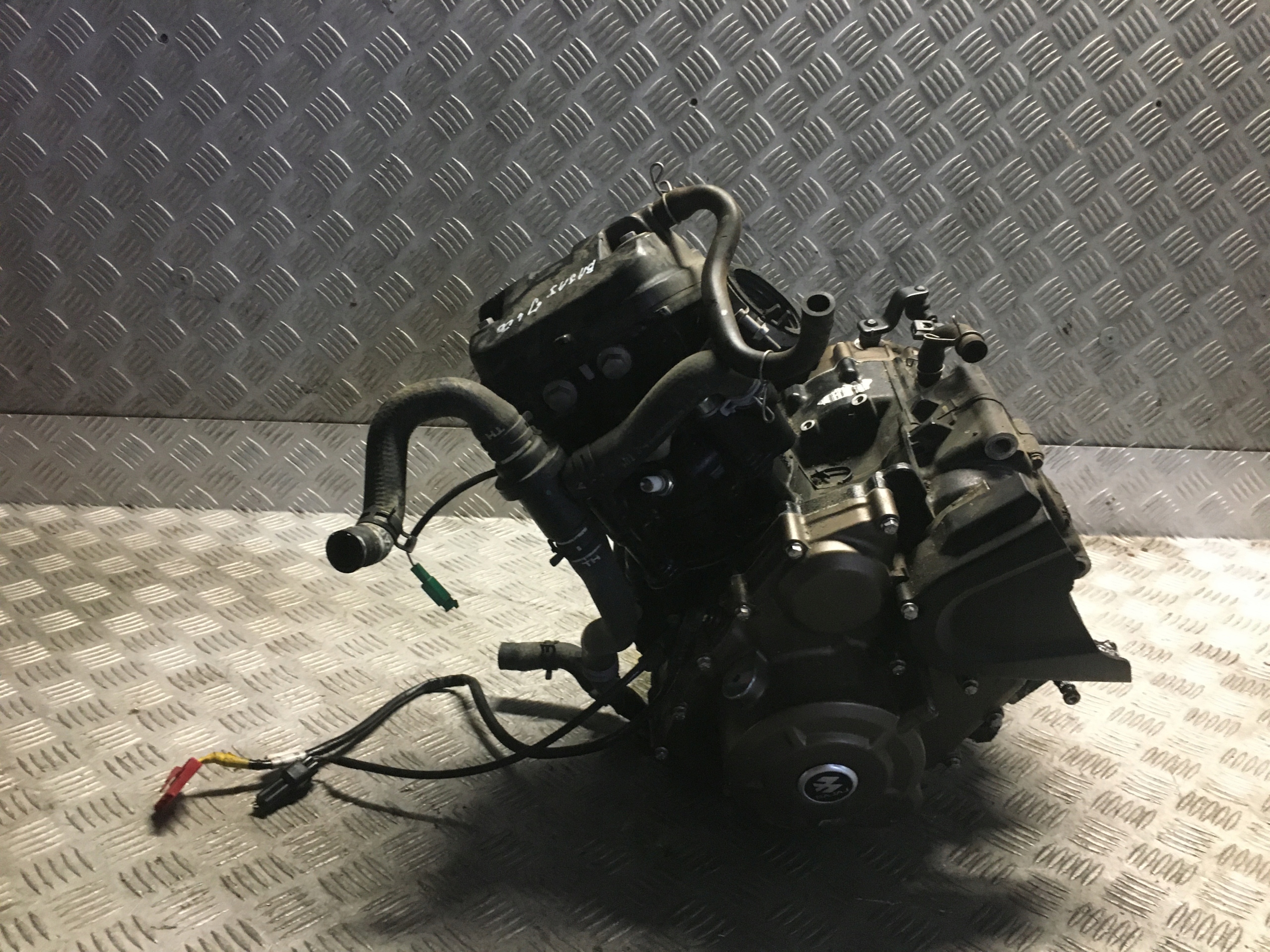 BAJAJ DOMINAR 400 ДВИГАТЕЛЬ JF521008