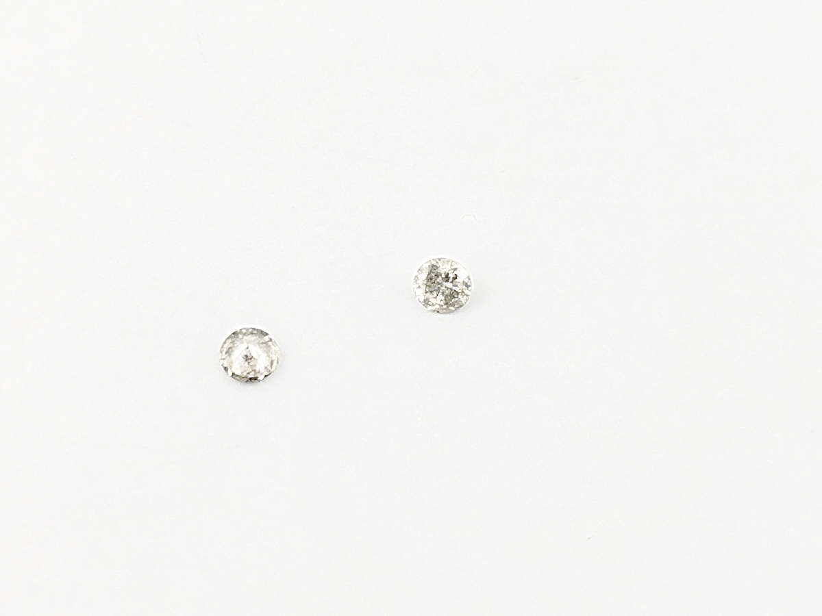 přírodní diamanty s briliantovým výbrusem 2,30 mm