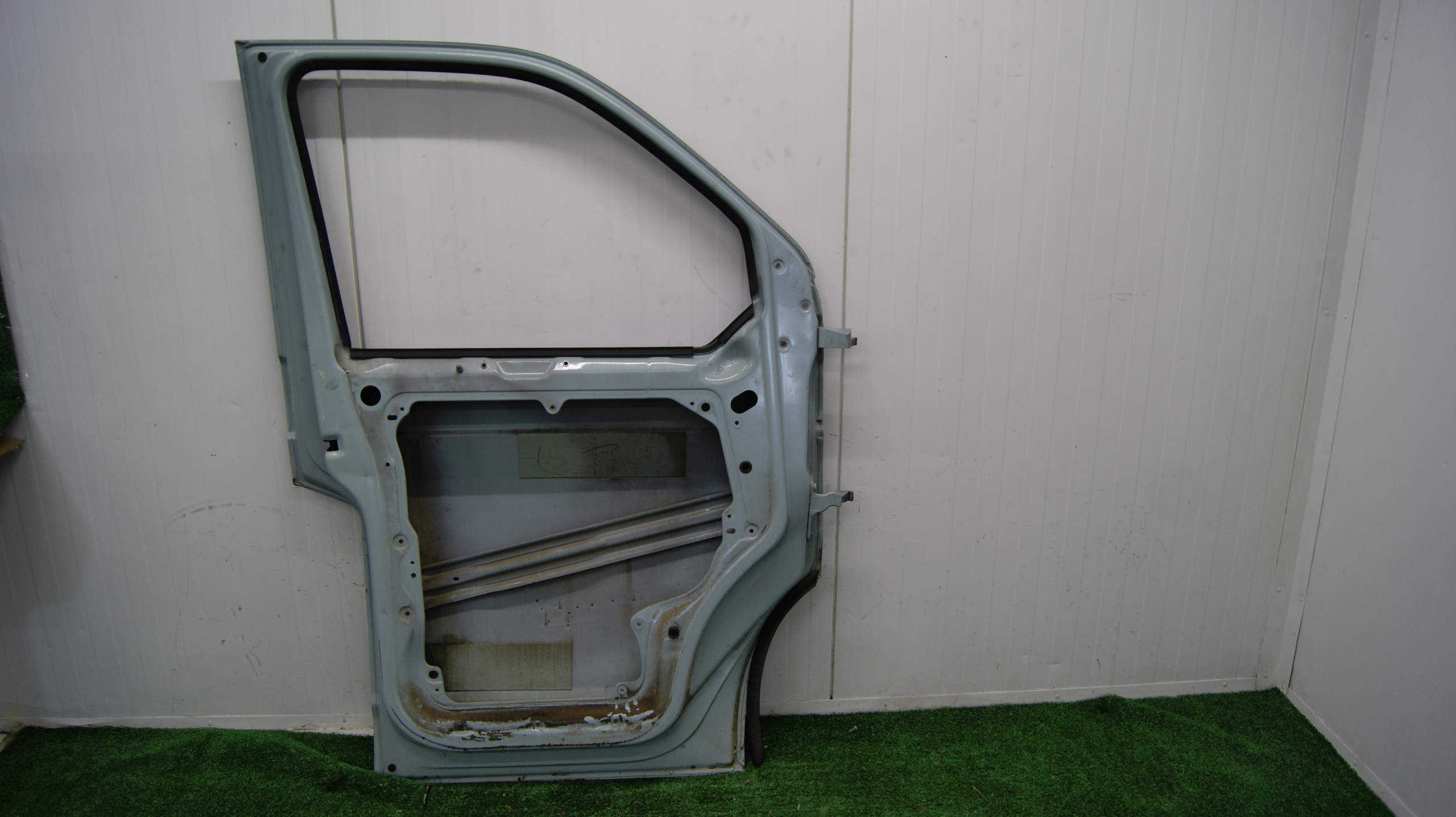 door left front VOLKSWAGEN T5