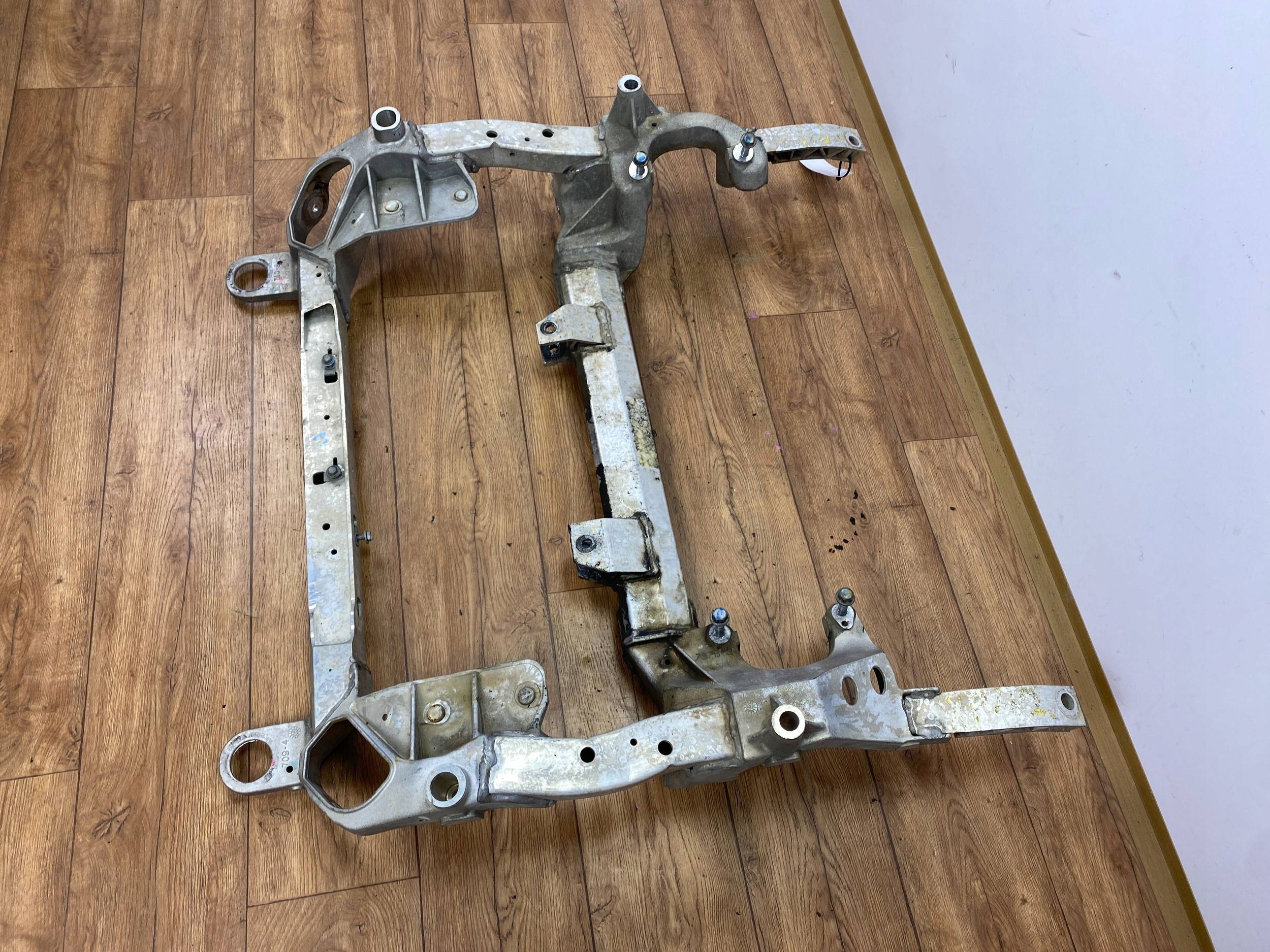 sider front subframe lawa trawers axle beam Cadillac CTS III 2016