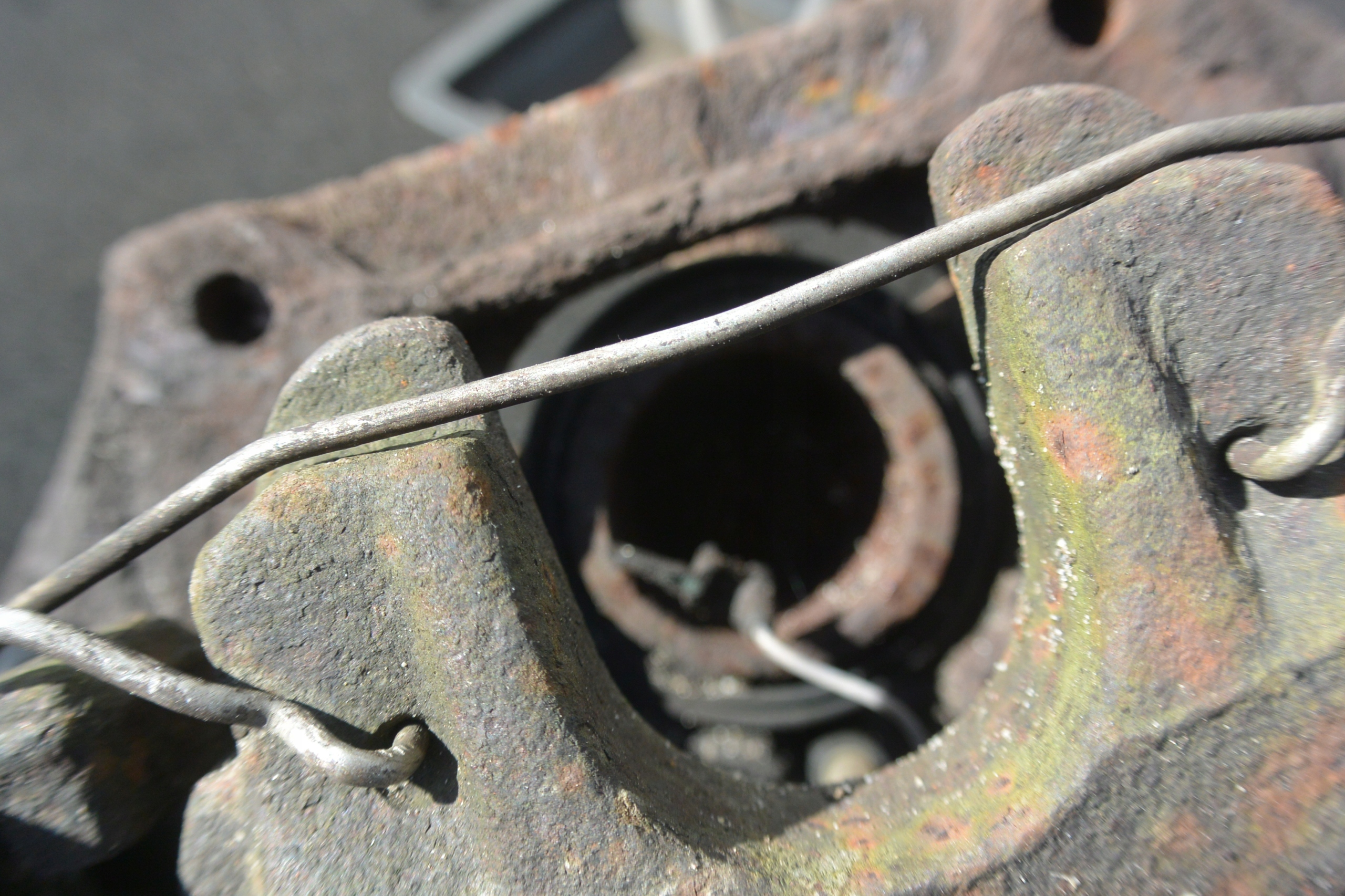 caliper front left right MERCEDES E-KLASA W210 KOMPLET