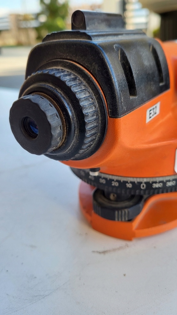 NIWELATOR SAMOPOZIOMUJĄCY HPI E32 WALIZKA GWR Rodzaj niwelatora optyczny