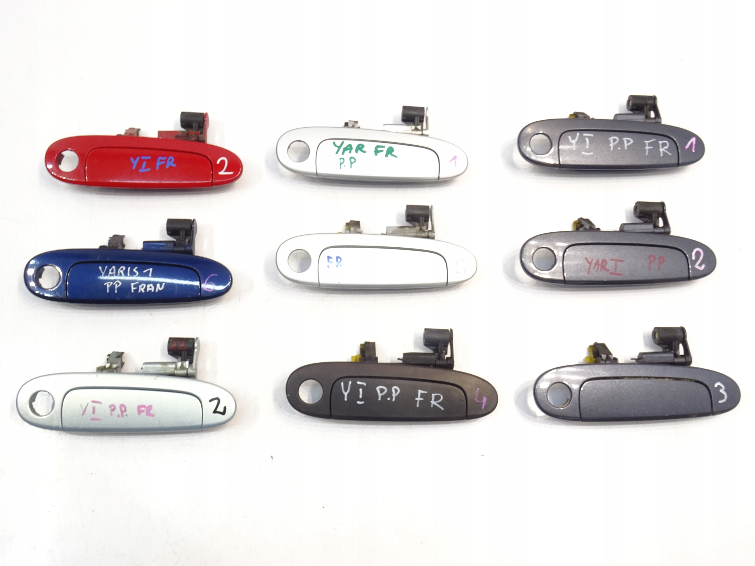 KLAMKA ZEWNETRZNA PRAWY PRZOD TOYOTA YARIS I 2001-2005