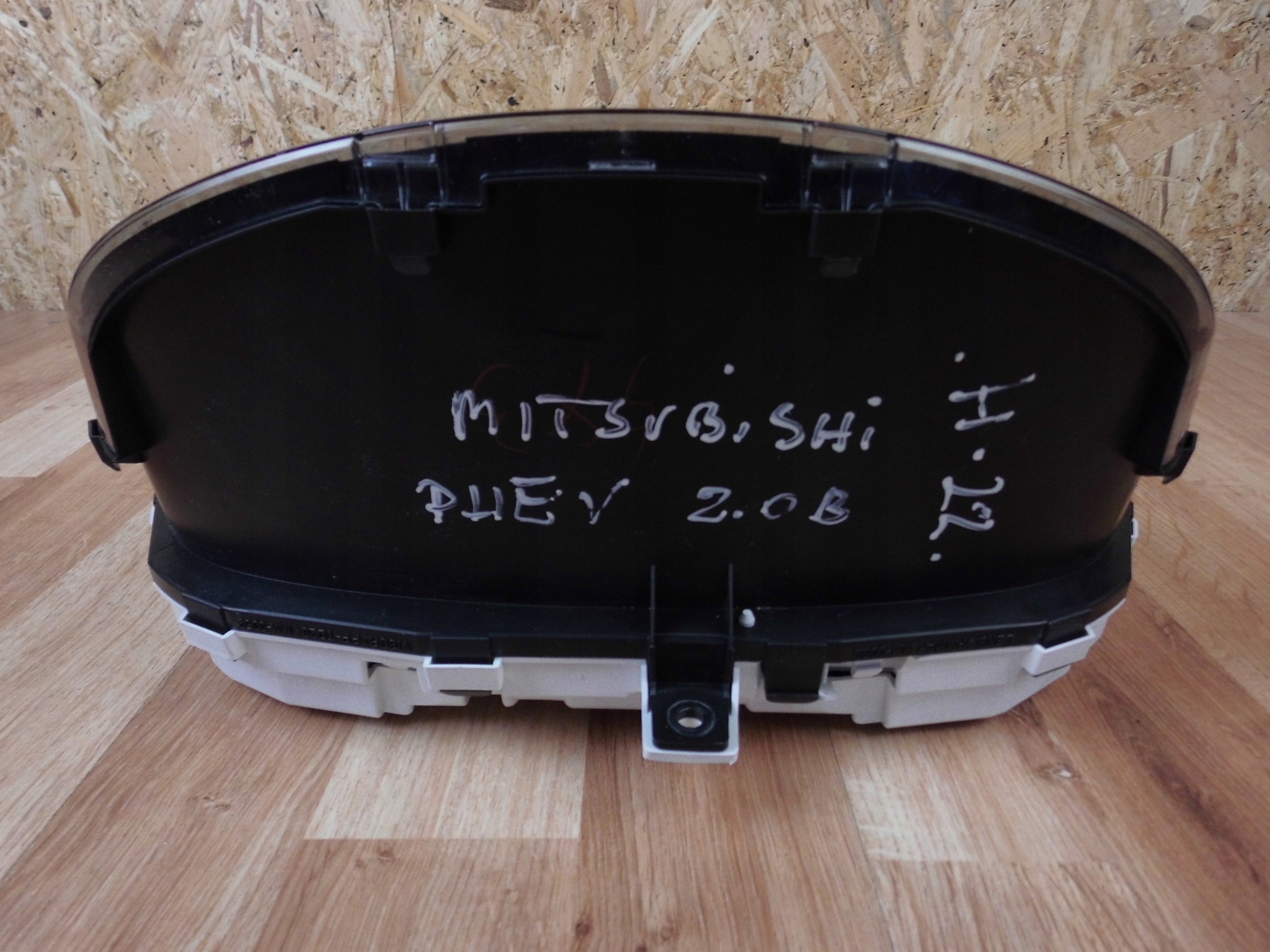 Mitsubishi Outlander III 2.0 B dials EUROPA 8100C543