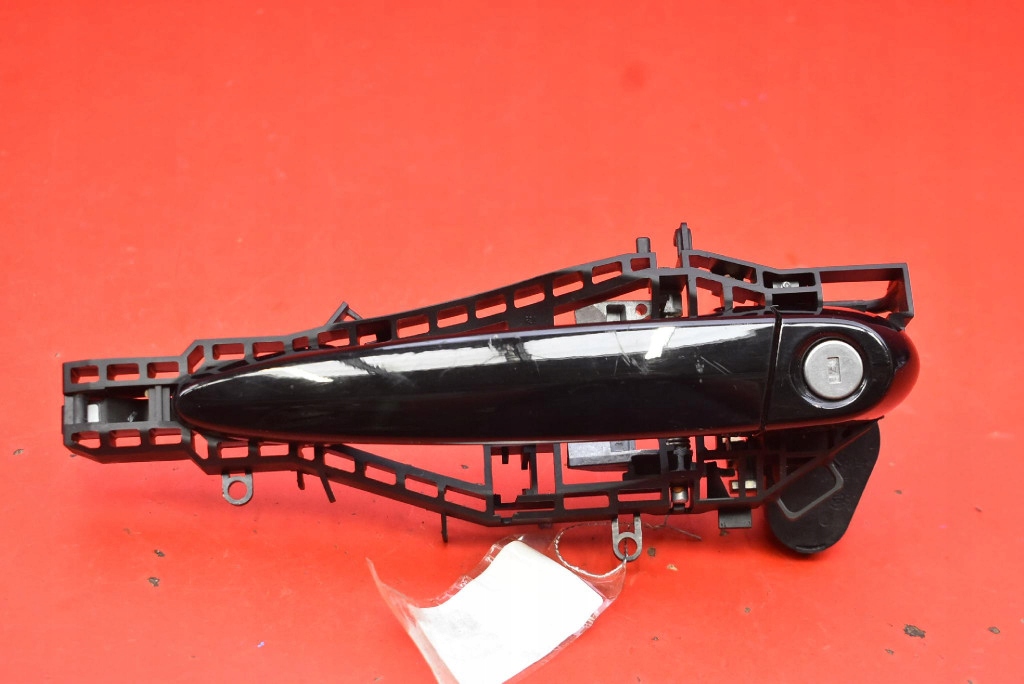 handle left front front 668 SCHWARZ UNI II BMW F20 5D HB 11-15