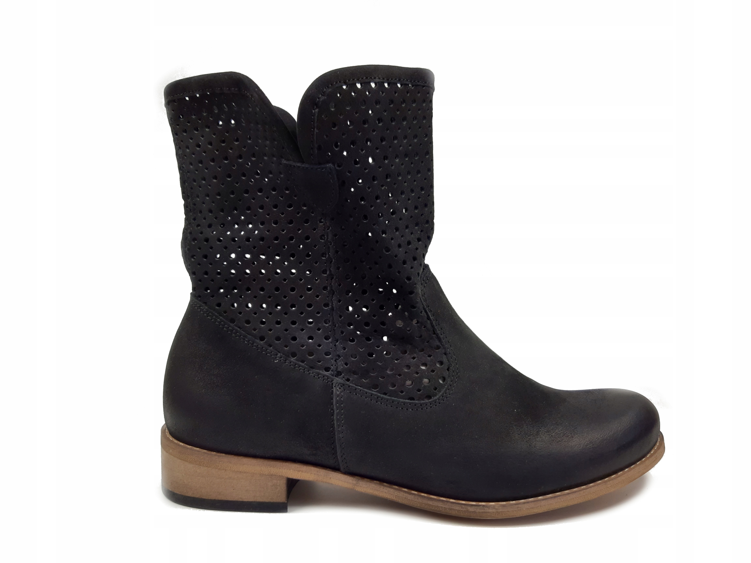 But-bal D42 kotníkové boty ažurové Polské černé 36 Kůže