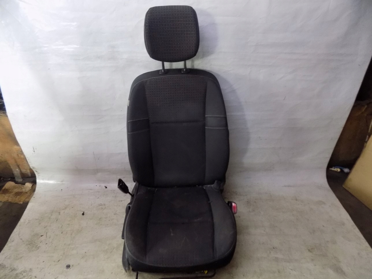 renault SCENIC III 09-16 кресло правый перед