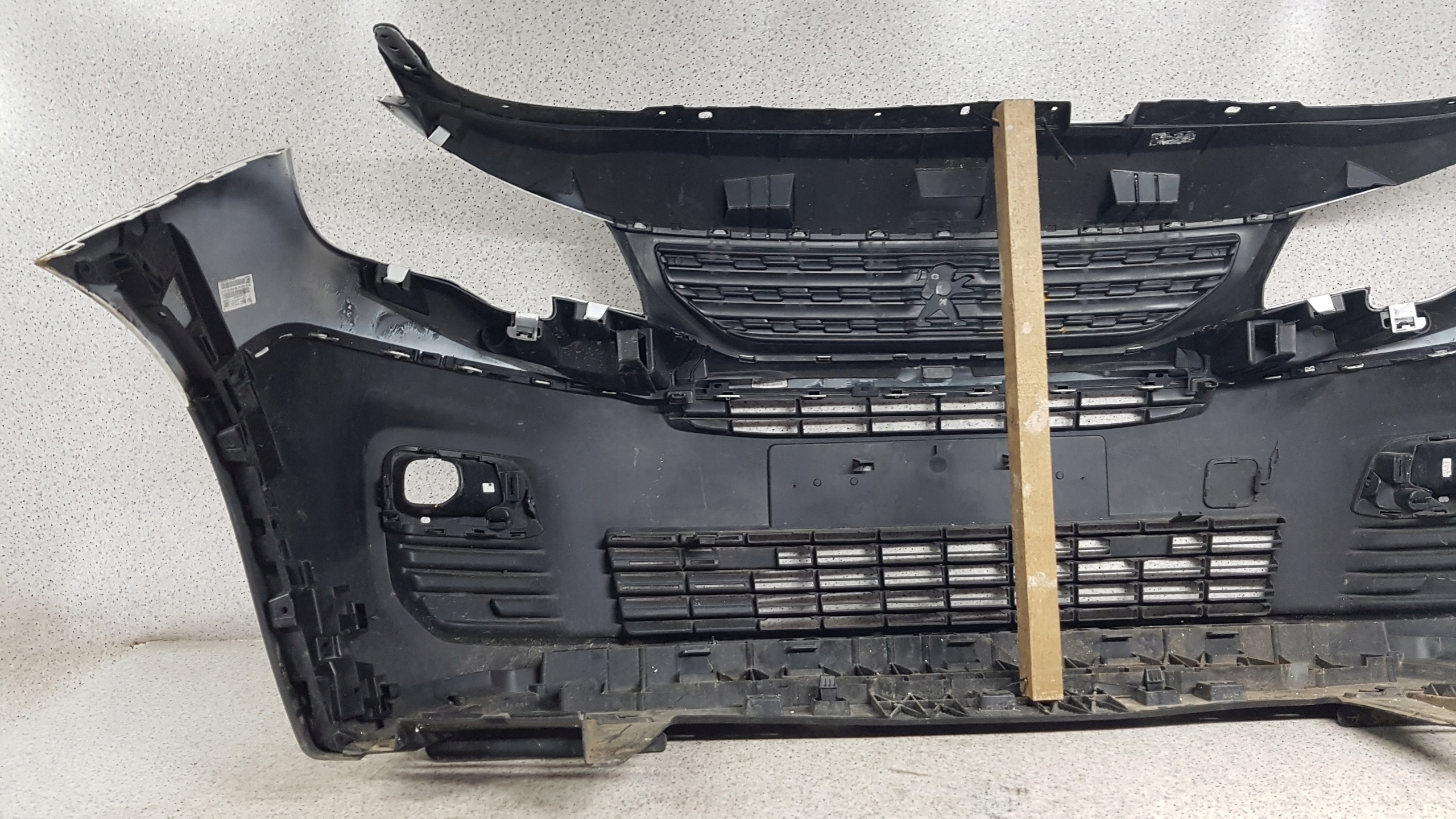 PEUGEOT PARTNER IV 4 2020 - bumper front 2355