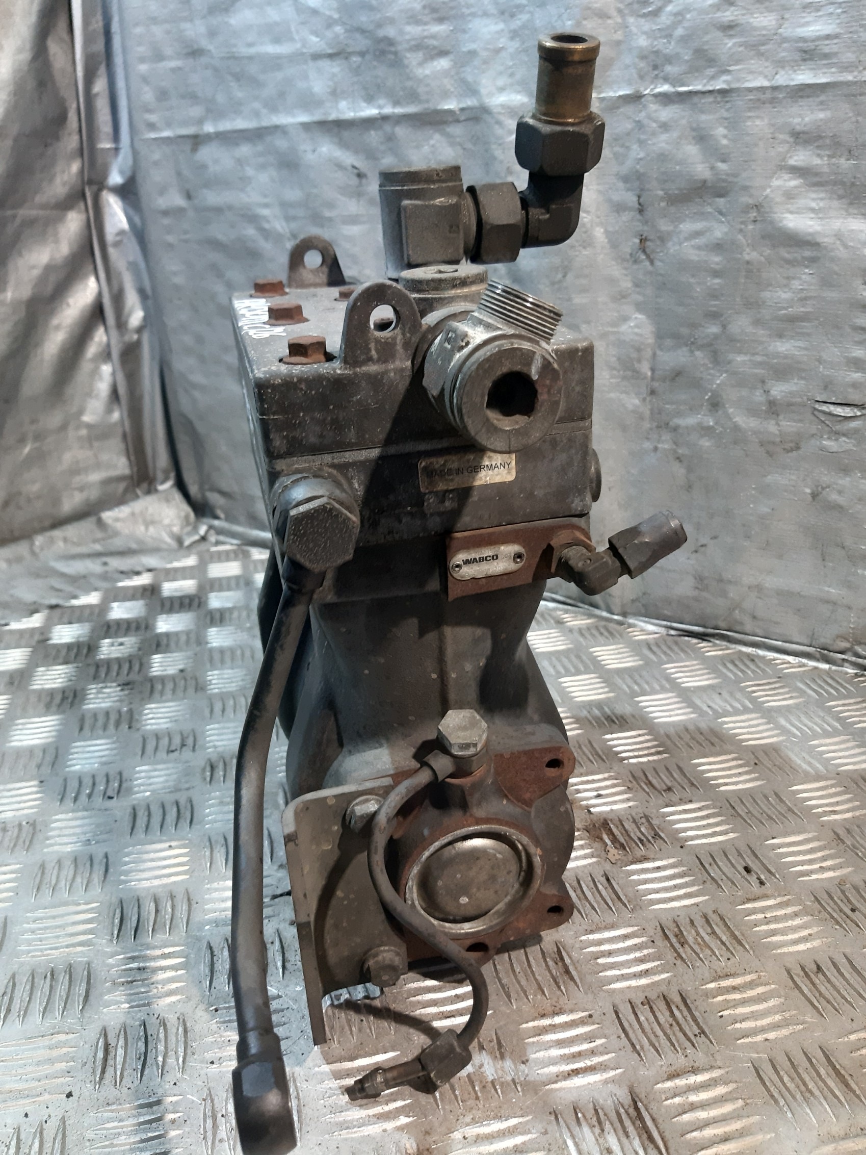 WABCO compressor; air 912 518 207 0