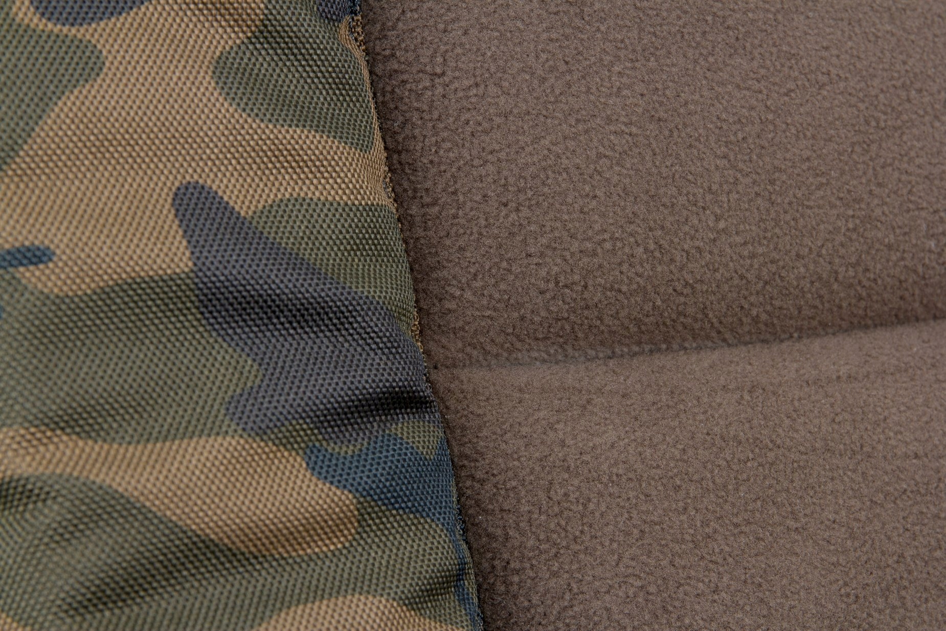 FOTEL KARPIOWY FOX R-SERIES R3 Model R3 Camo Chair