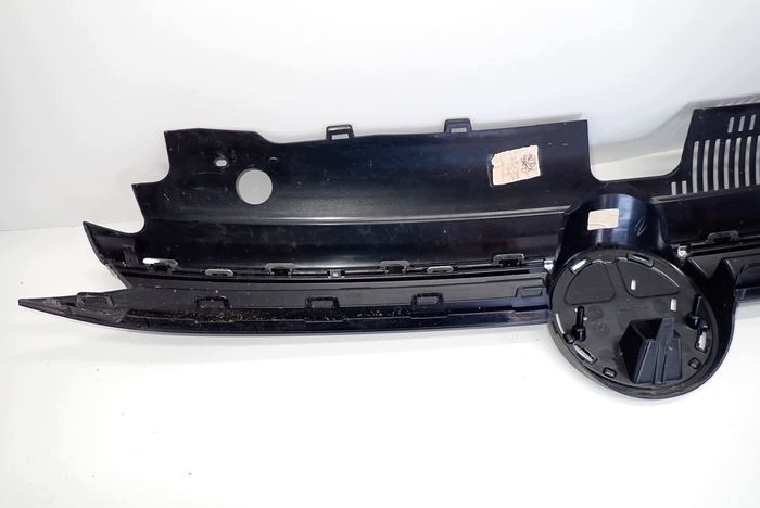 VW GOLF VIII 8 LIFT 24- Grille