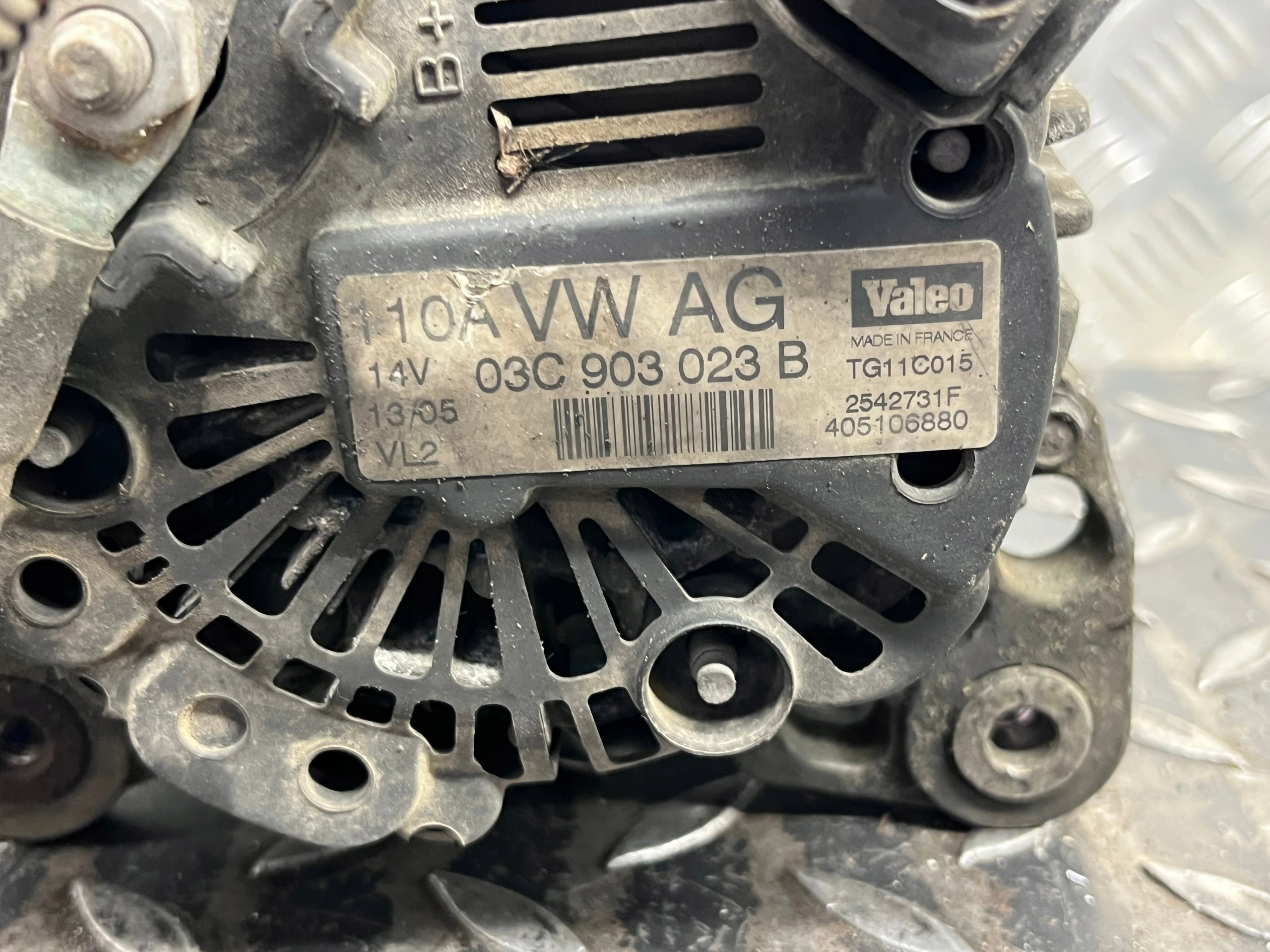 alternator VOLKSWAGEN GOLF 5 plus 03C903023B 110A
