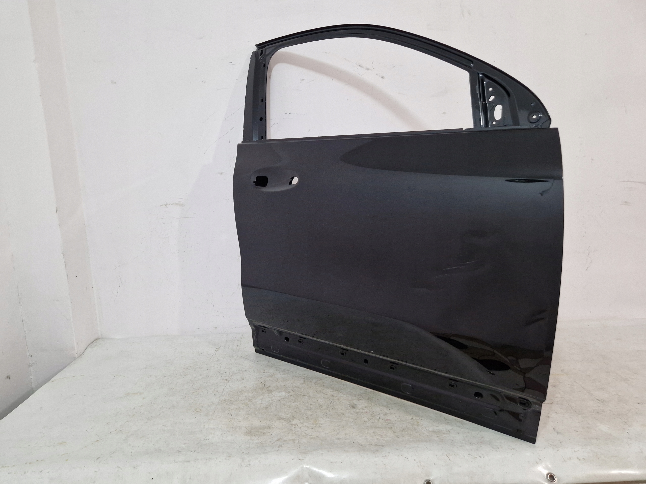 MERCEDES GLA X247 W247 2020- door front right front A2477224201