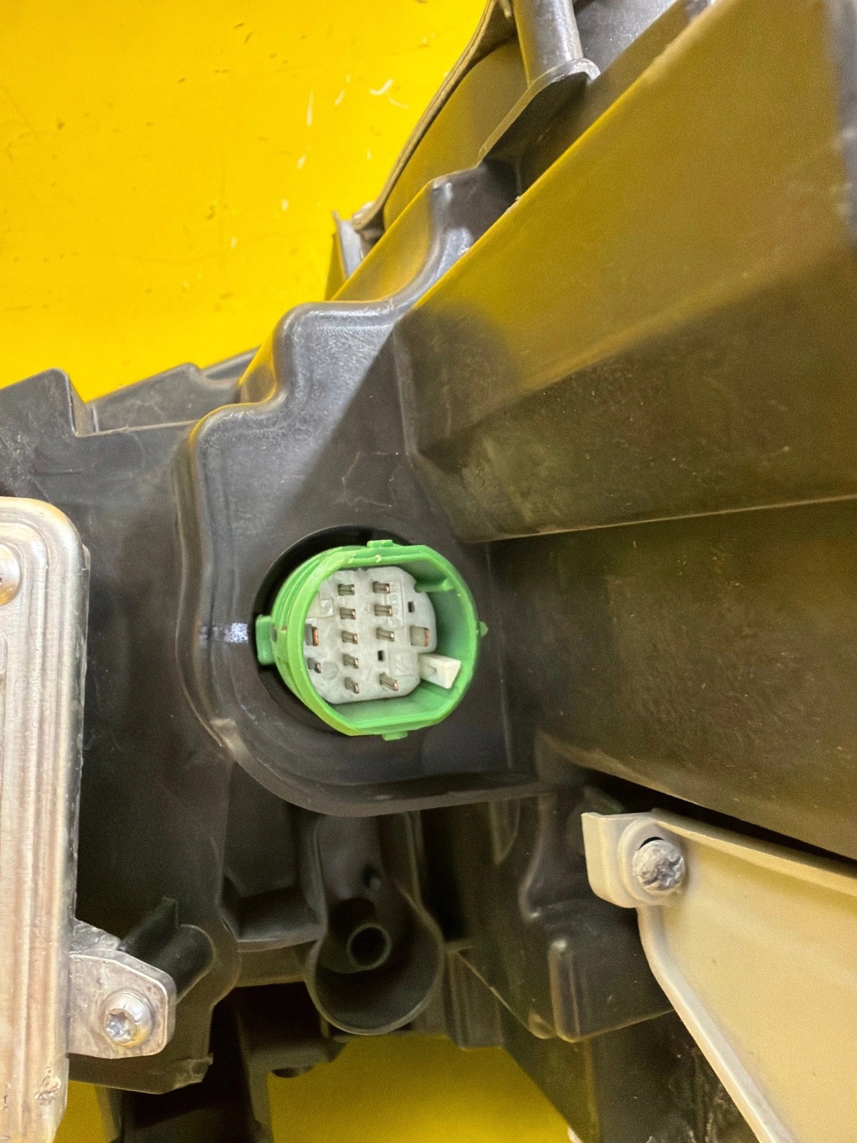 light left front Alfa Romeo Giulia Bi-Xenon positioning 50547582