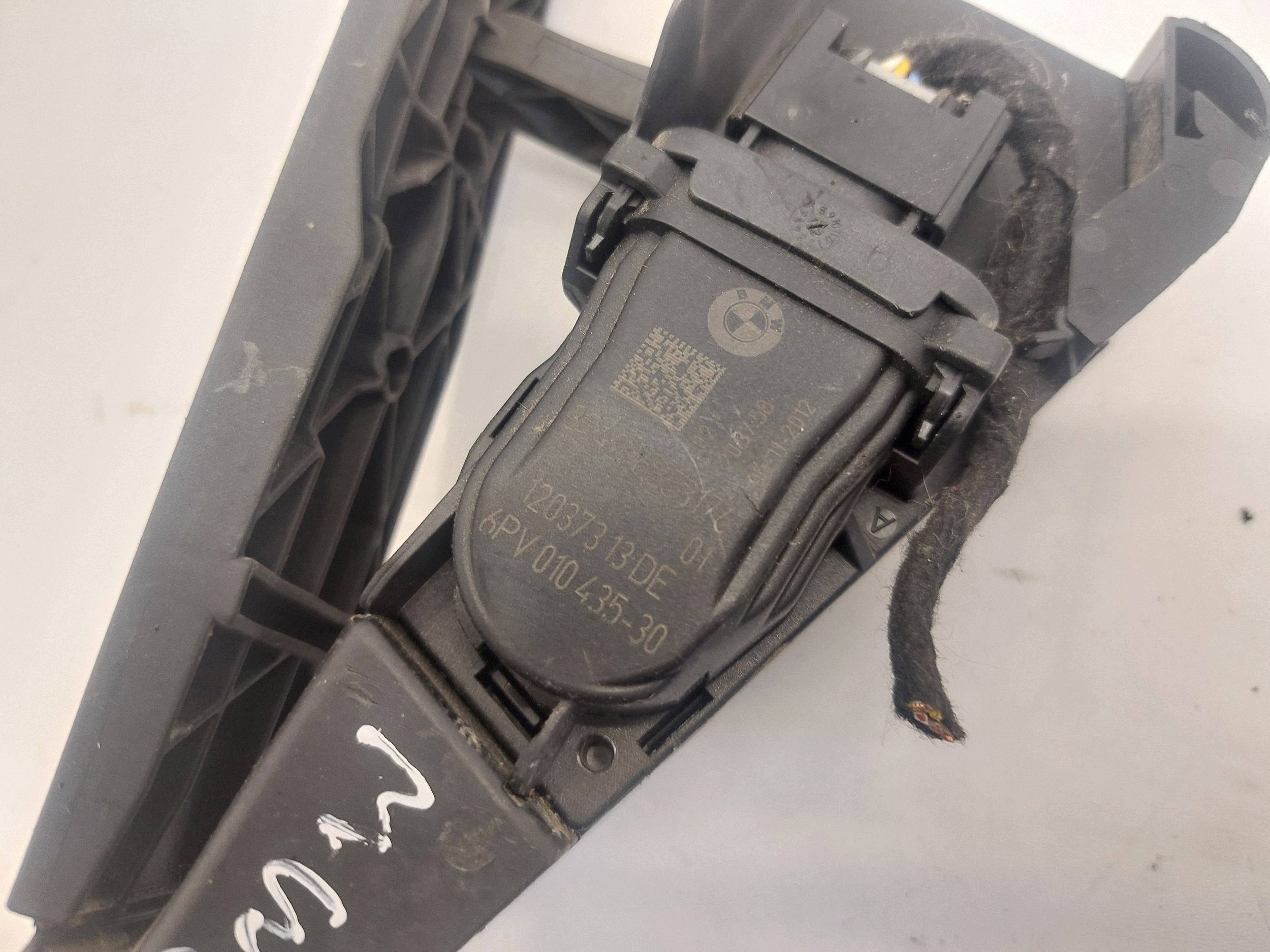 BMW E81 E87 F20 F30 gaspedal MANUAL 6853176