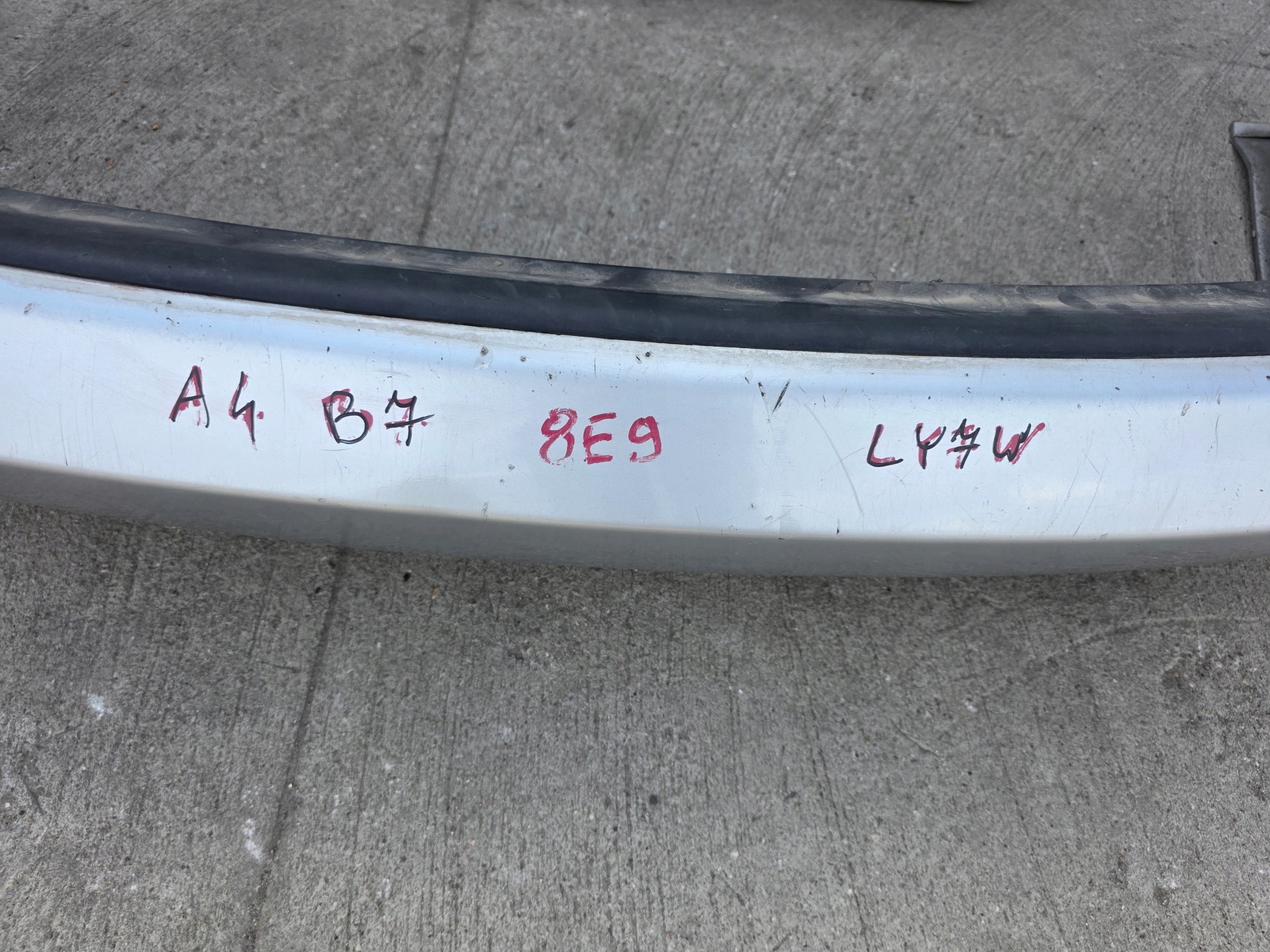bumper rear part AUDI A4 B7 LY7W without PDC AVANT KOMBI original !!!