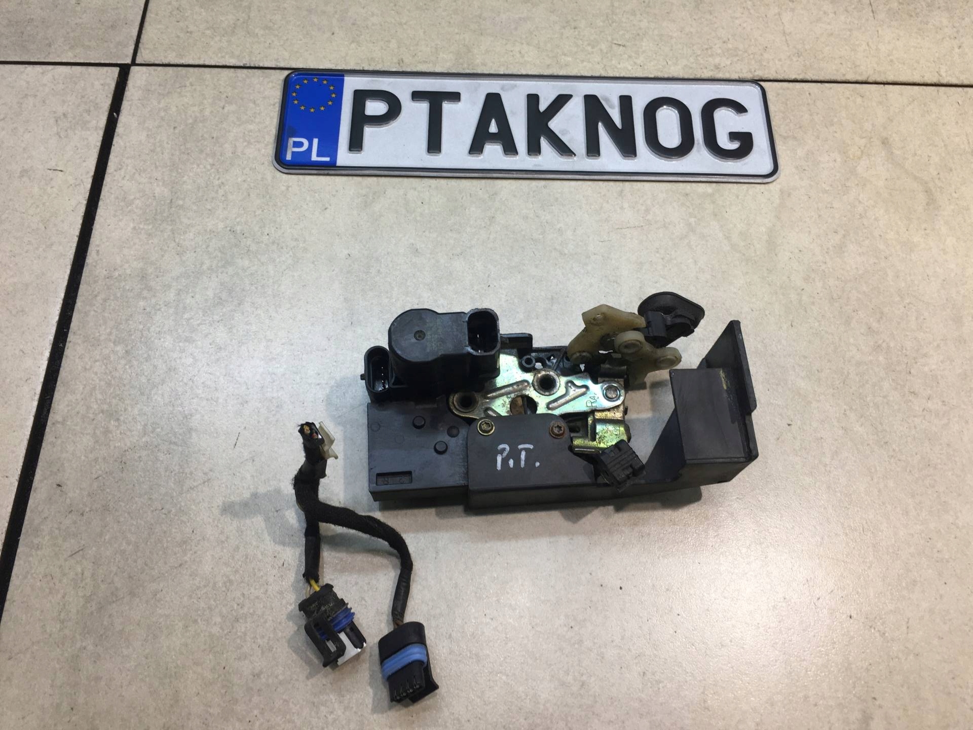 lock door right rear part ALFA ROMEO 156