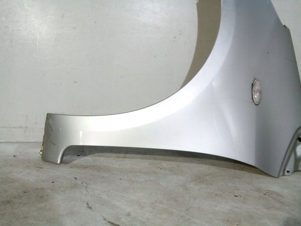 Toyota Yaris II 2 fender left