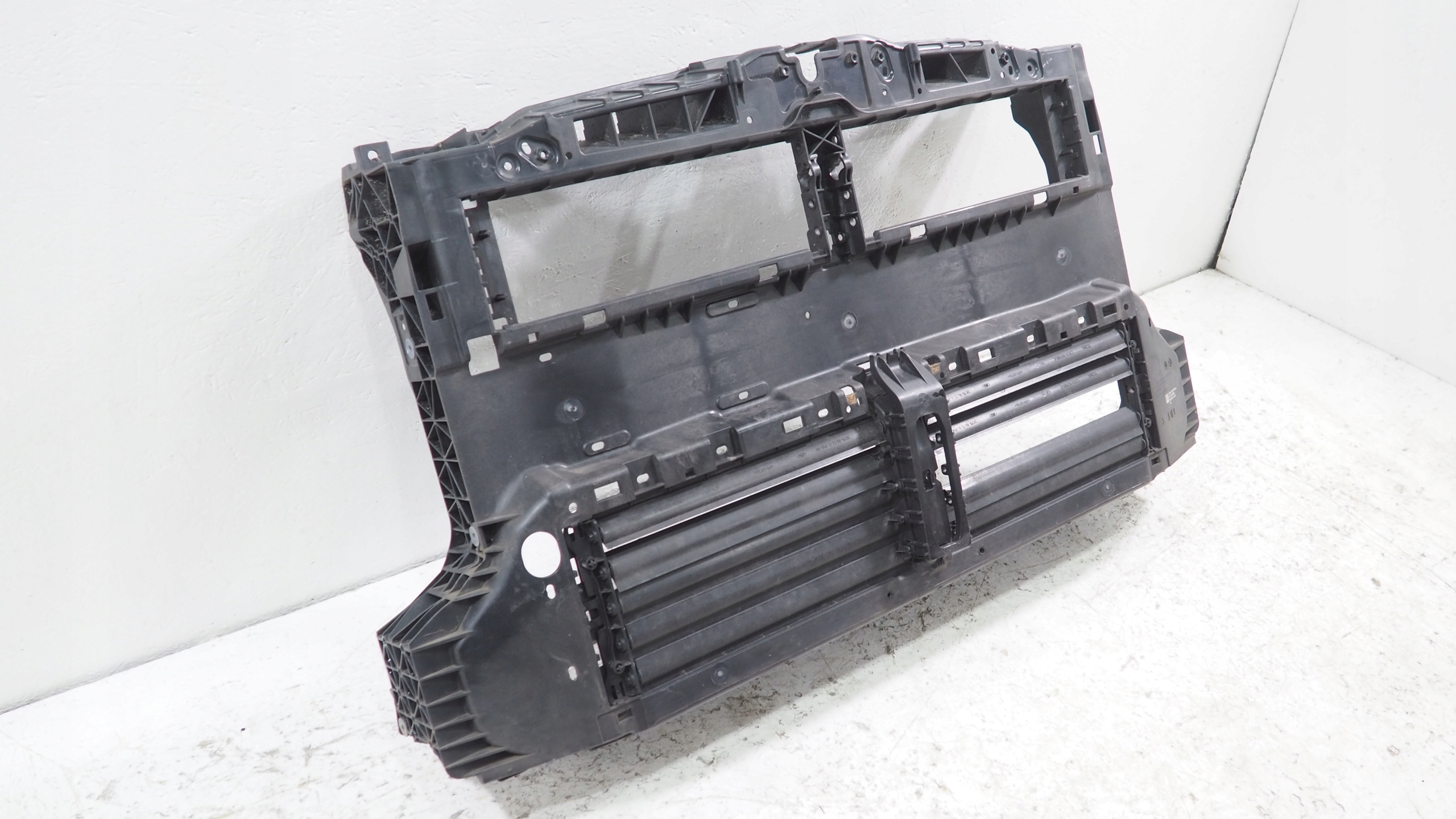 Ford Focus MK4 pillar iron support panel for radiators JX6B-A16E146-B