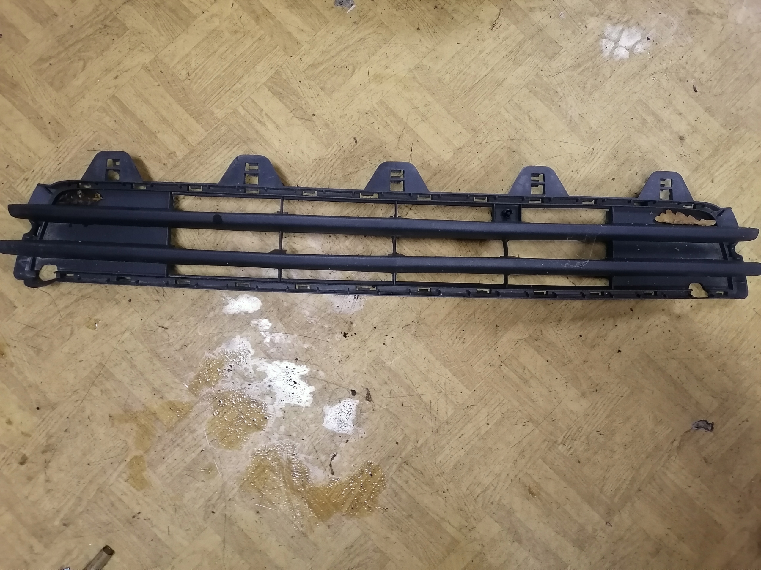 OPEL MERIVA A Lüftungsgitter mitte der Stoßstange 13184267