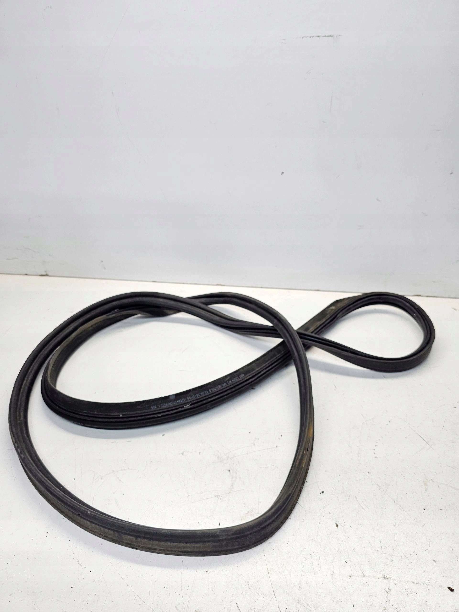 gasket bonnet boot AUDI A4 B9 sedan 8W5827705D