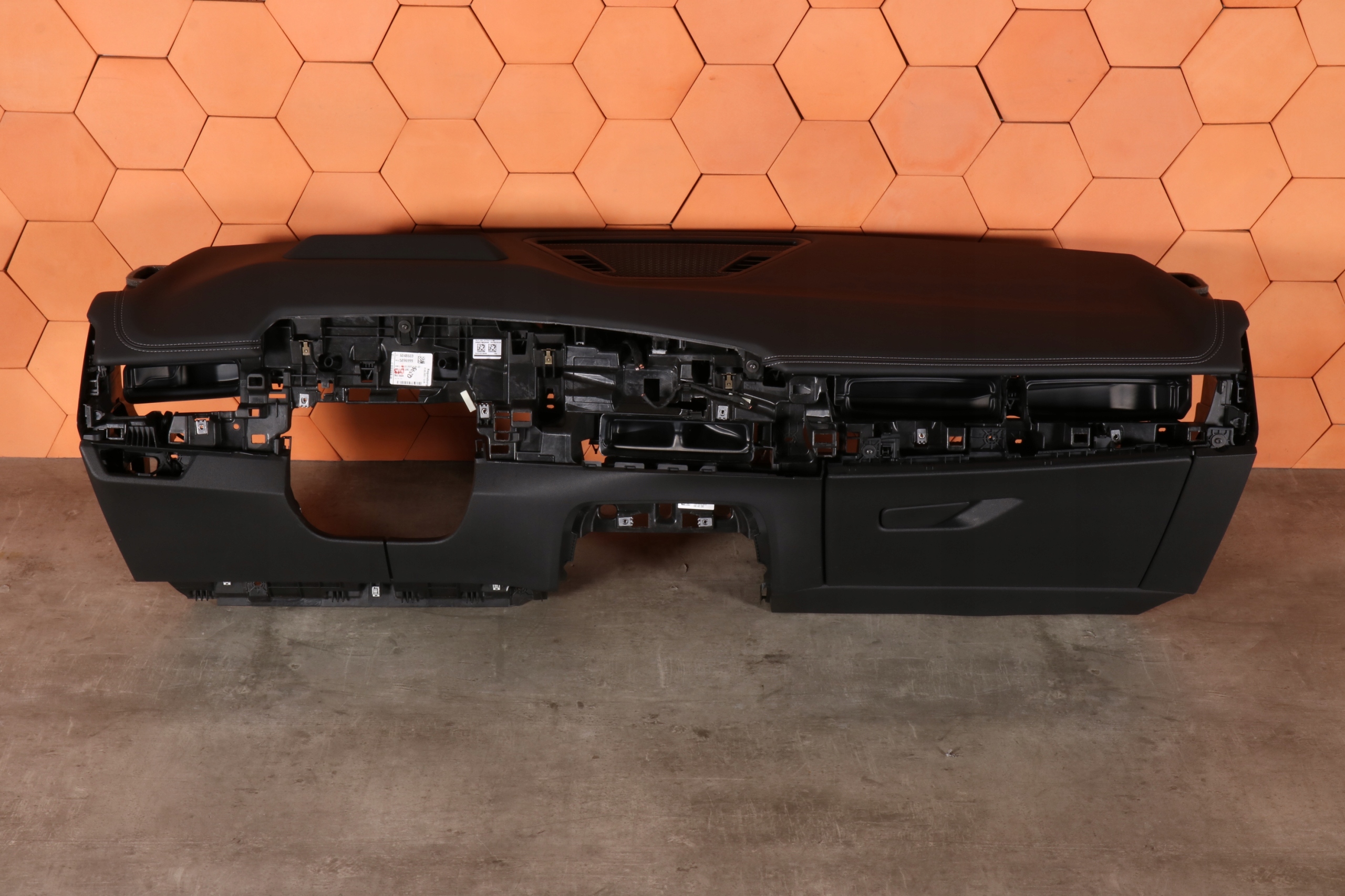 BMW X1 U11 originál dashboard instrument panel console SENSATEC HEAD UP