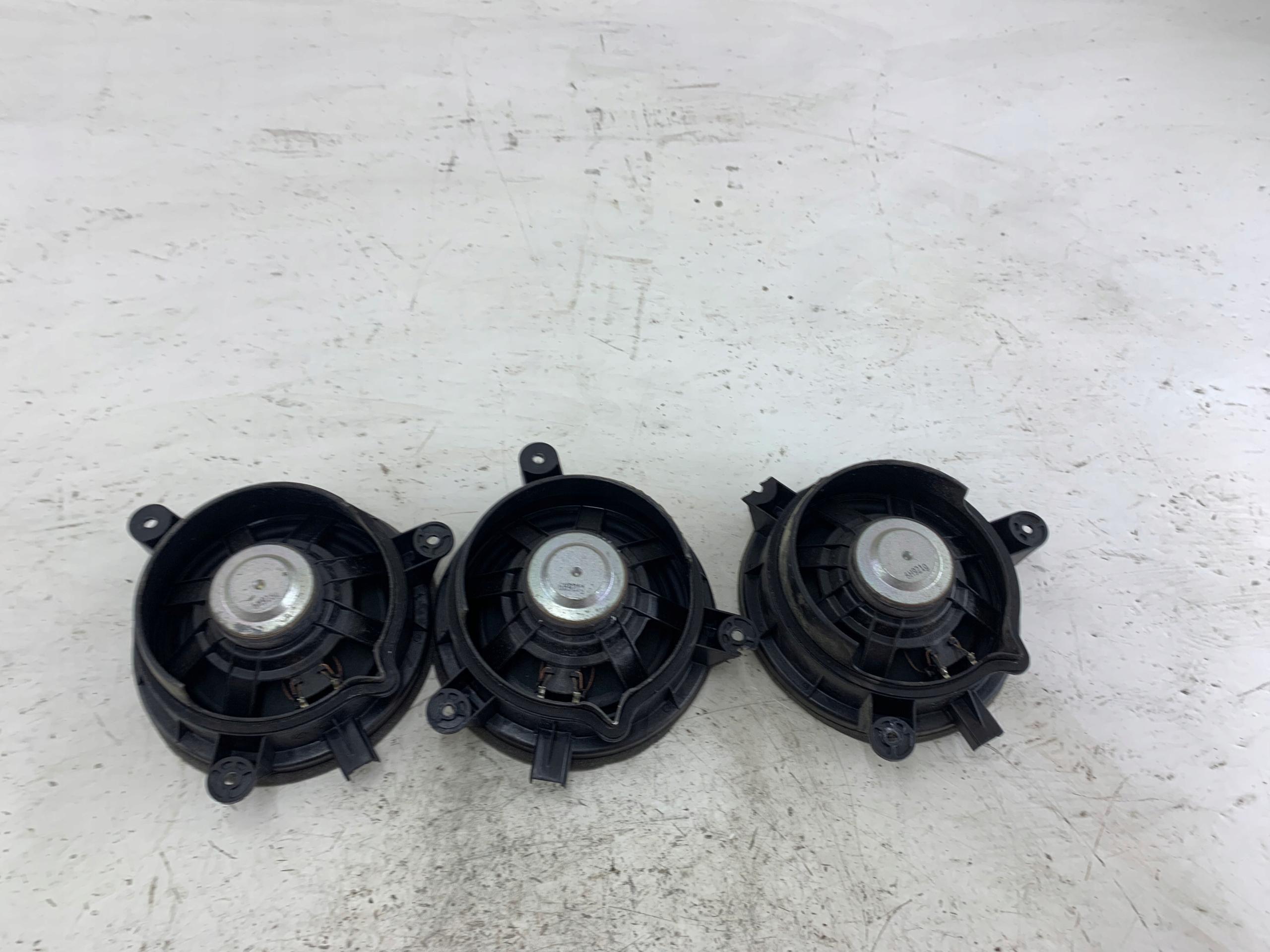 VOLVO V50 and speaker door 30752083