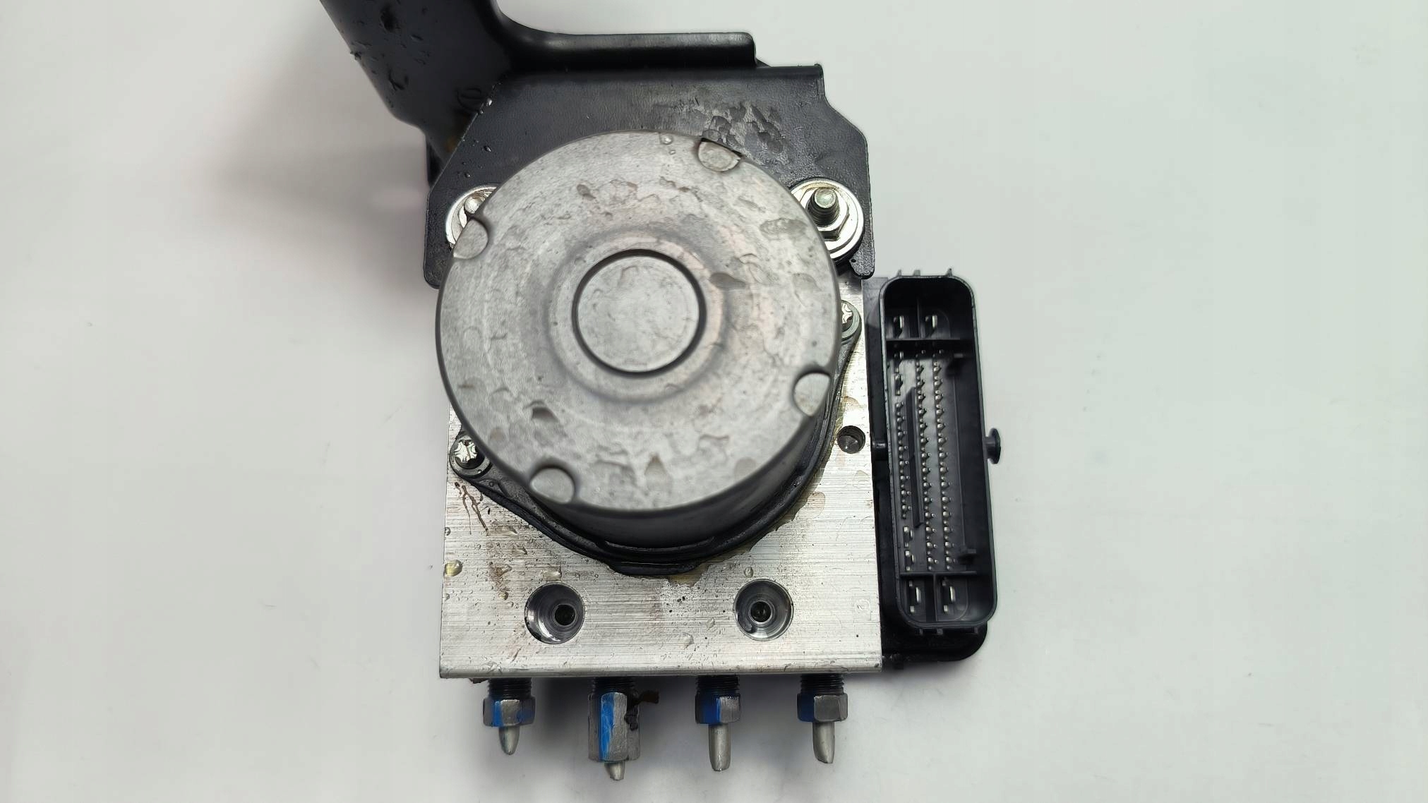 pump ABS brake A00113739 BAIC BEIJING 5