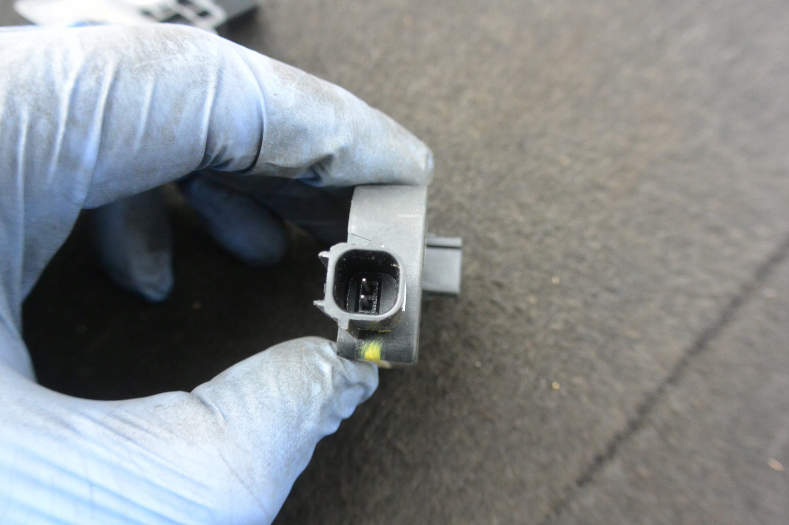 CRASHSENSOR DRUCKSENSOR SLUPKA RECHTS LINKS TESLA MODEL S
