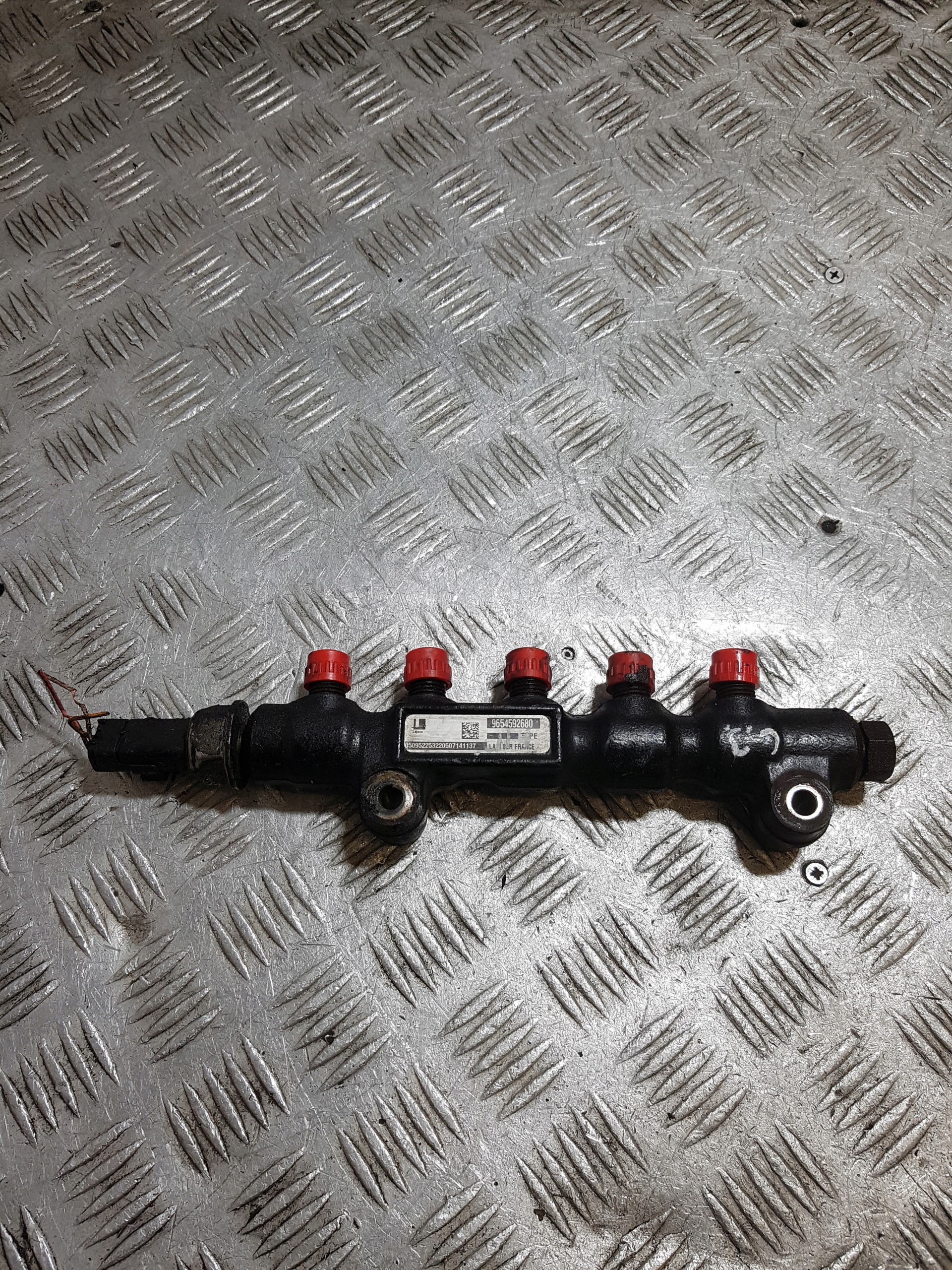 Rampe injection PEUGEOT 307 9654592680