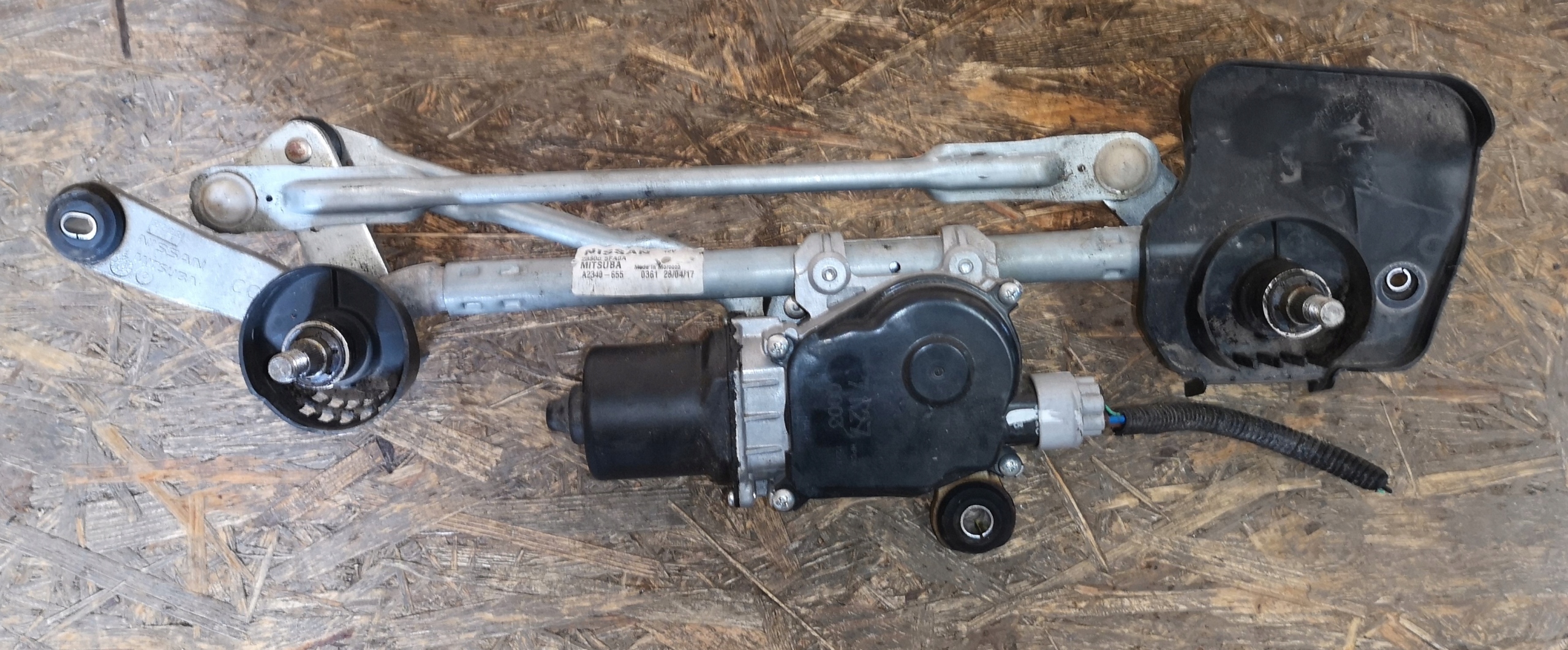 MECHANIZM WYCIERACZEK SILNICZEK JEEP COMPASS II Numer katalogowy części 91498-534