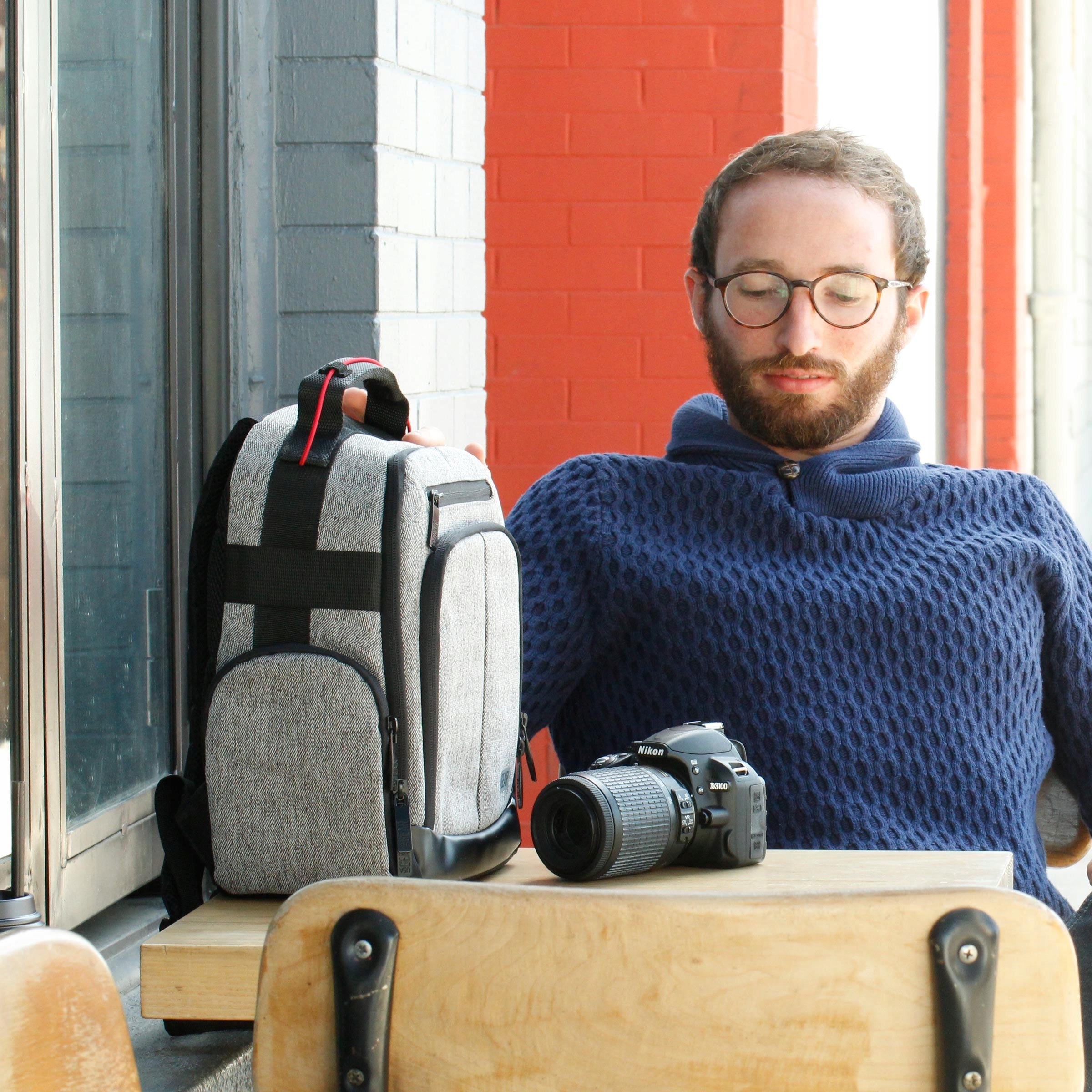 USA GEAR Plecak Na Aparat DSLR Szary Wodoodporny Z Regulowanymi Przegrodami — miniatura 9