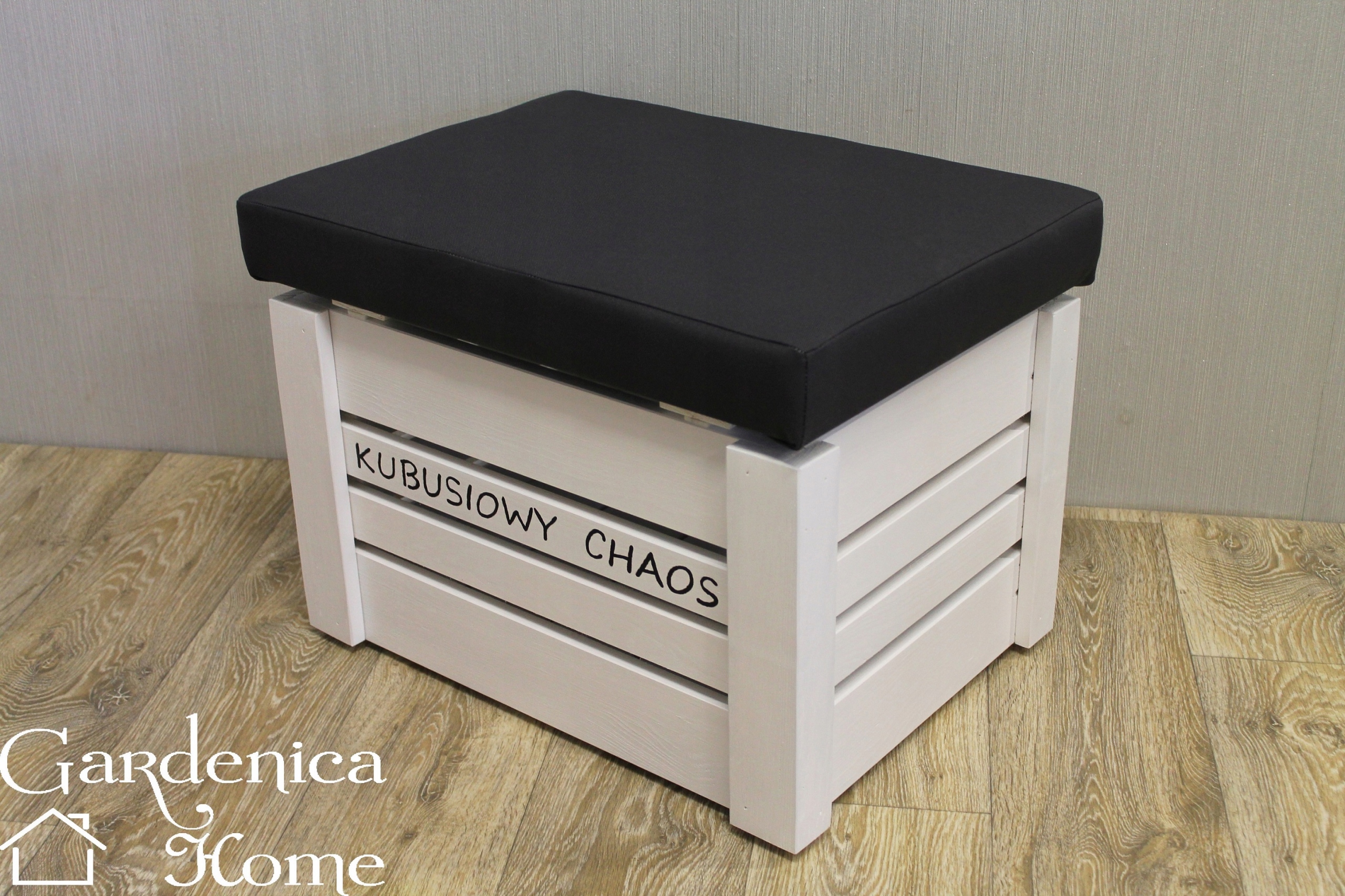 SKRZYNIA DREWNIANA TAPICEROWANA PUFA KUFER SCHOWEK Pojemność skrzyni 200 l