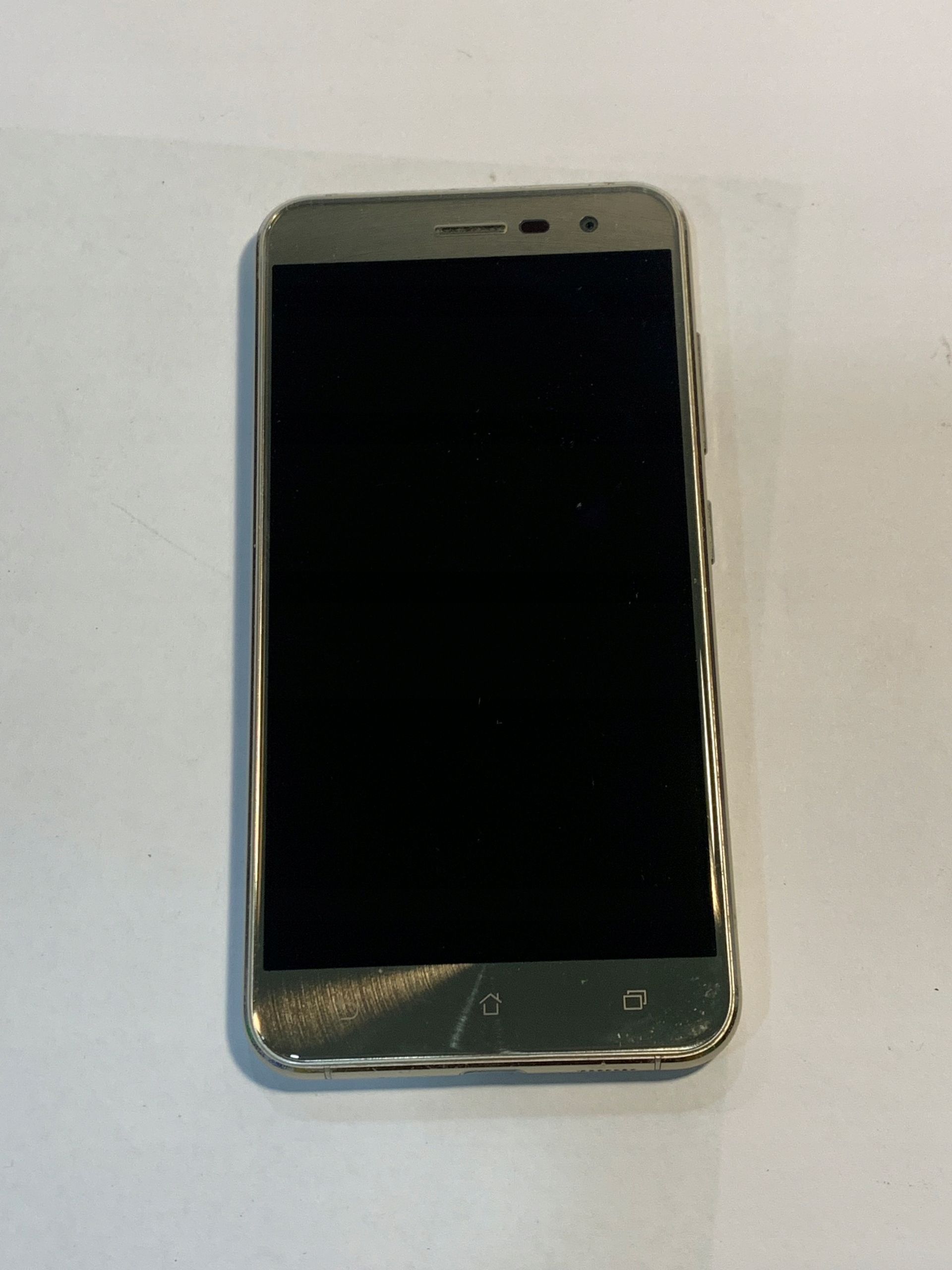 Смартфон Asus ZenFone 3 злотый ZE520KL 3 ГБ / 32 ГБ 4G (LTE)