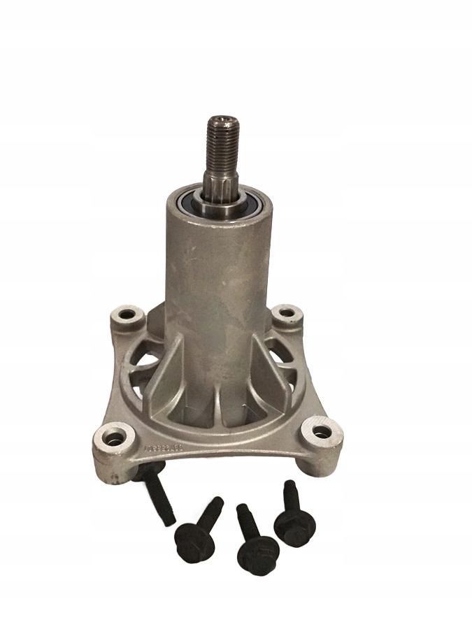 Levý náboj Adaptér traktoru M200-107TC Husqvarna McCulloch 587819701