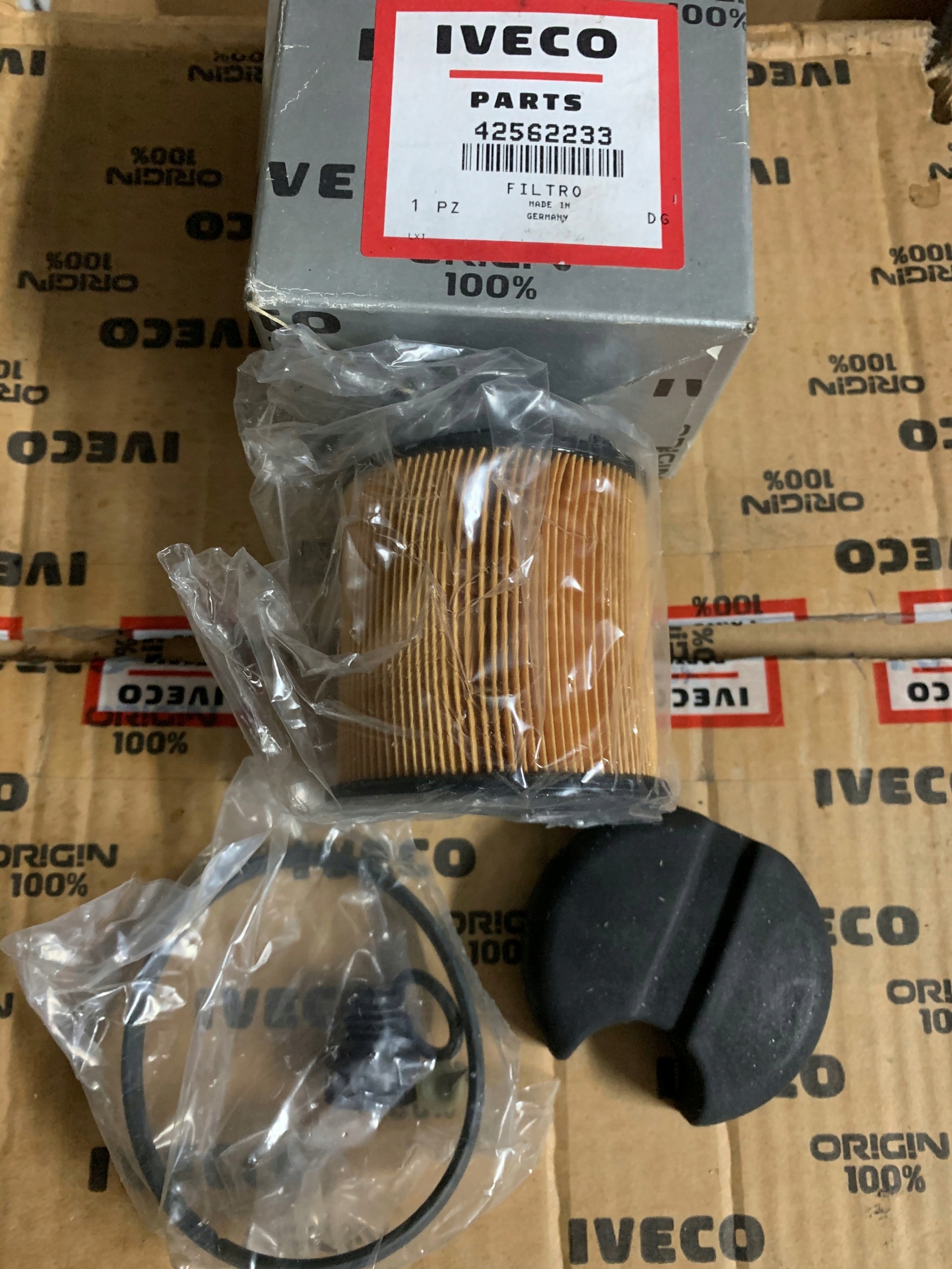 FILTR WKŁAD ADBLUE IVECO EUROCARGO STRALIS 42562233