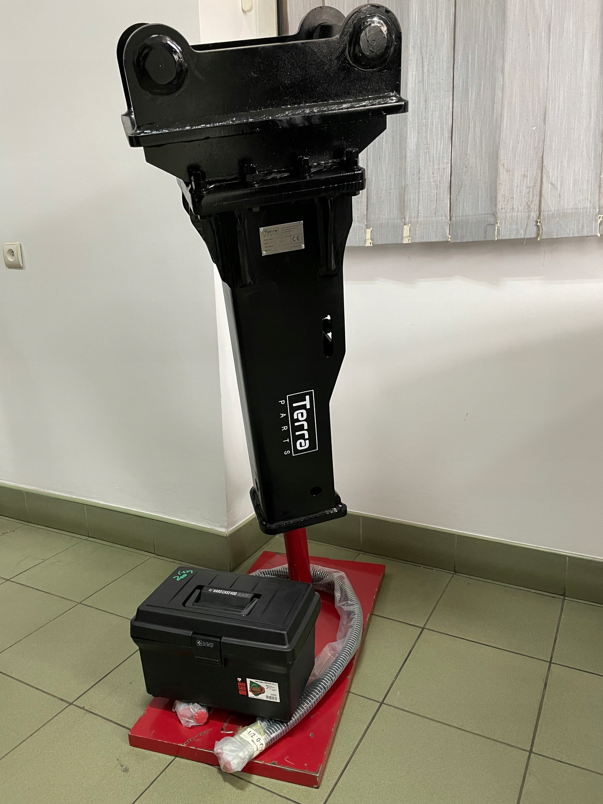 Гидравлический молот TERRA PARTS TPH45 TAKEUCHI JCB