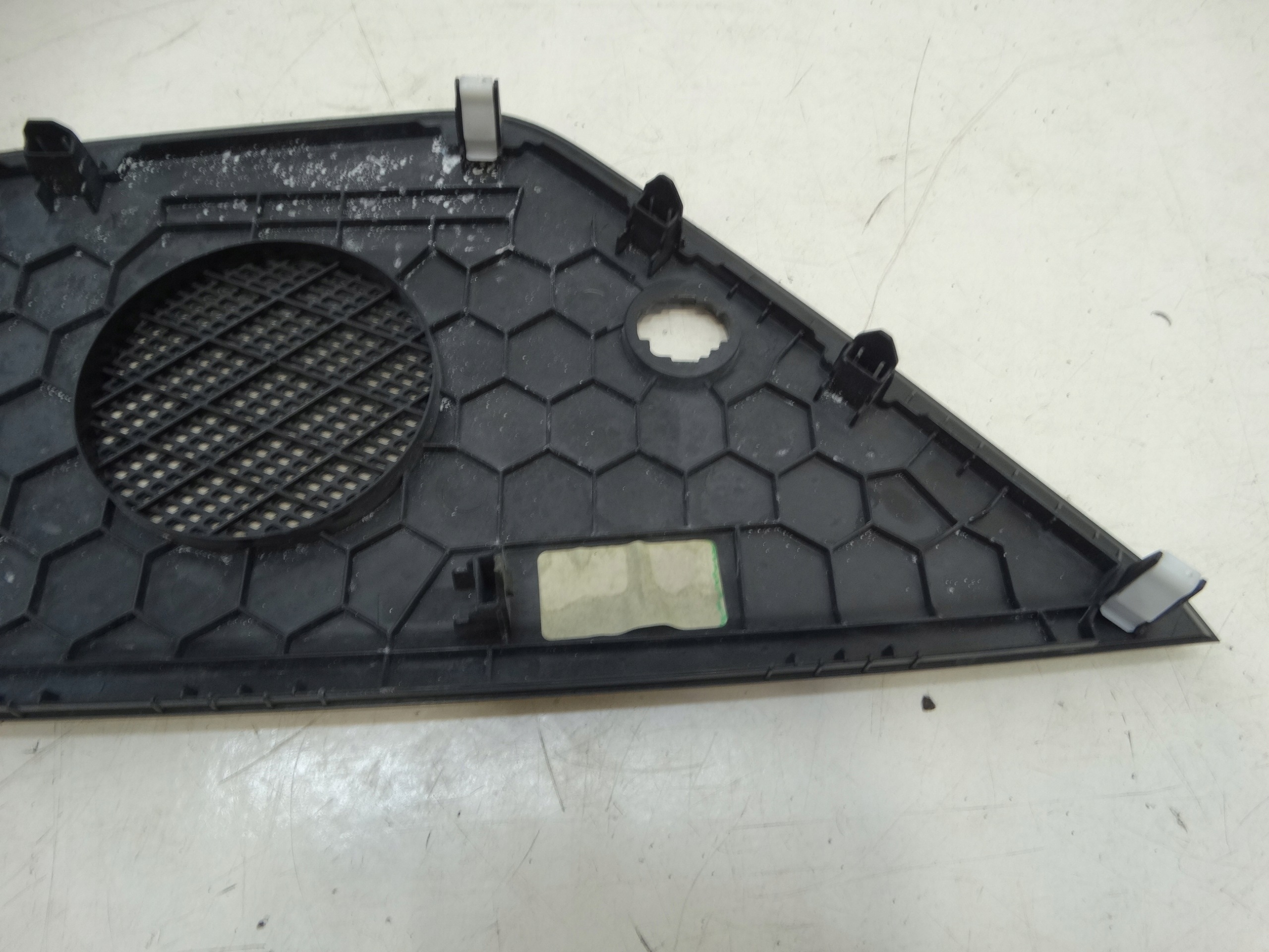 de couverture couverture central du haut-parleur KIA SPORTAGE V 84715-R2000