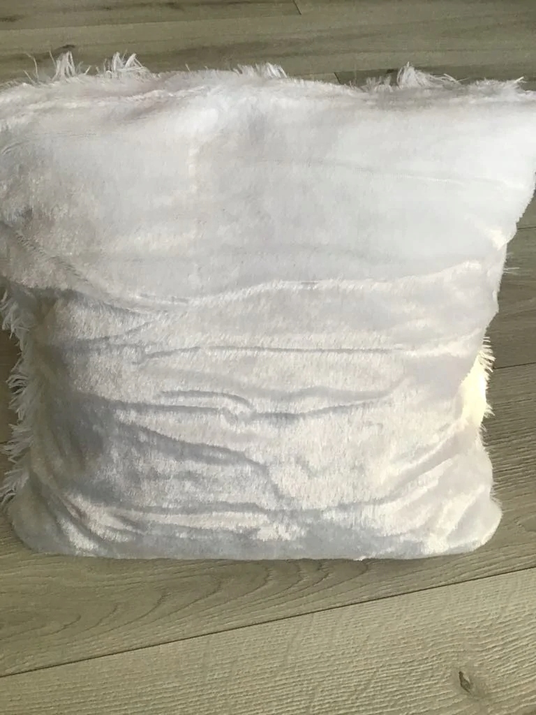 

Poszewka Dekoracyjna 40x40cm Włochacz Bialy