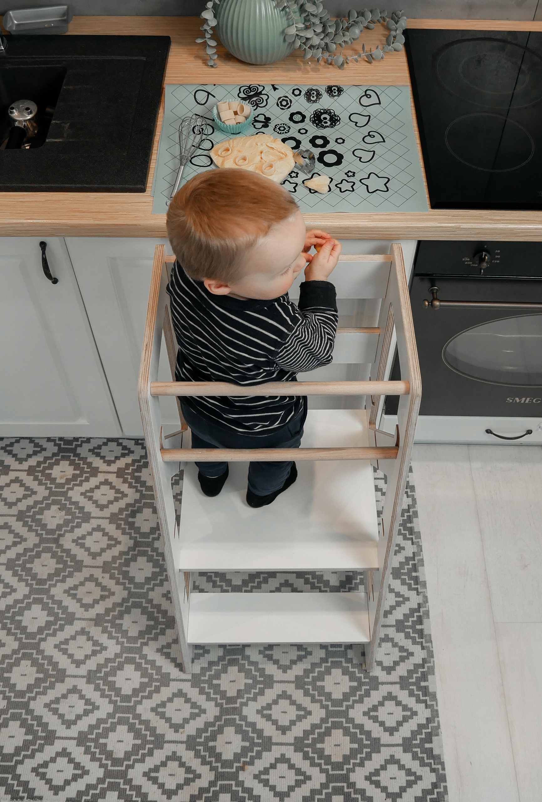 Kitchen Helper pomocnik kuchenny/styl skandynawski Bohater brak