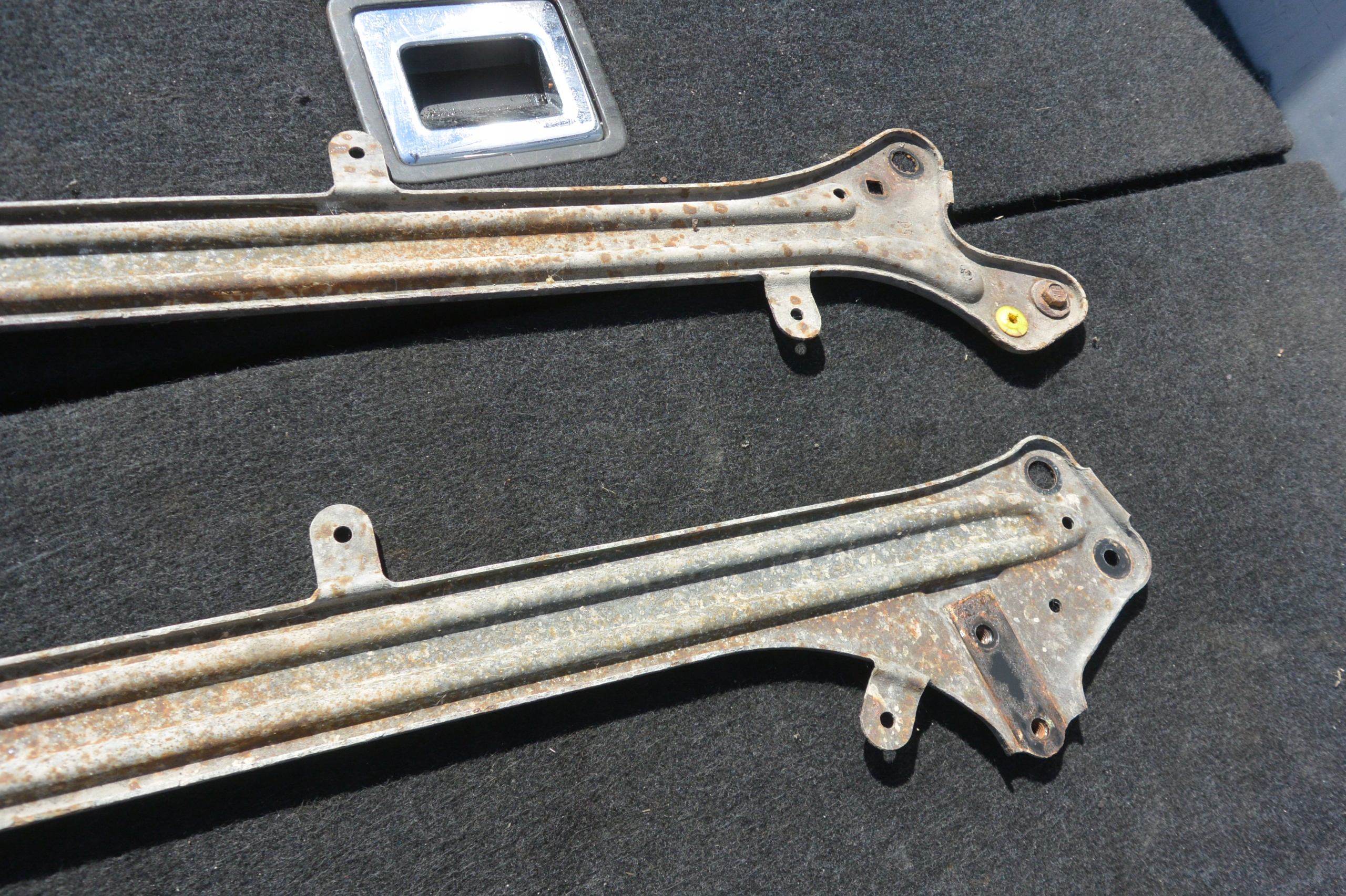 console POPRZECZKA bracket OSLON chassis KPL LEXUS GS III 450H