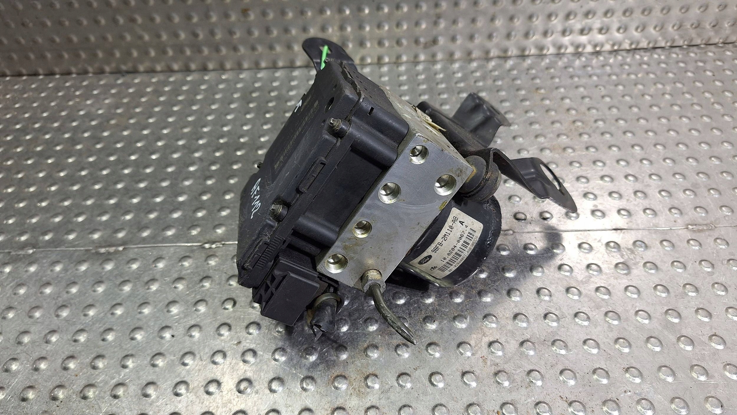 pump control unit ABS 98FB-2M110-AB 98FG-2C013-AB FORD ESCORT MK7 PUMA MK1